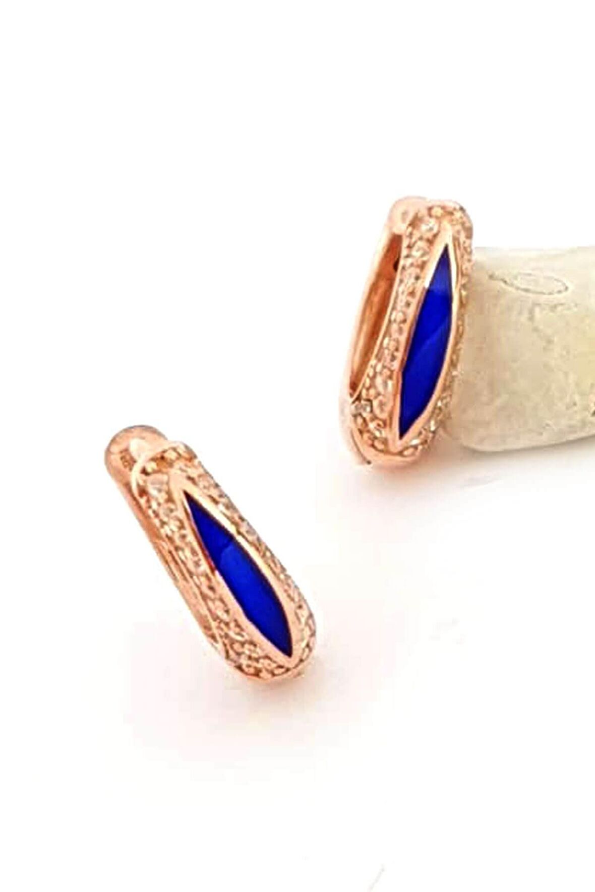 Çift taraflı kullanılabilir lacivert mineli gümüş rose küpe