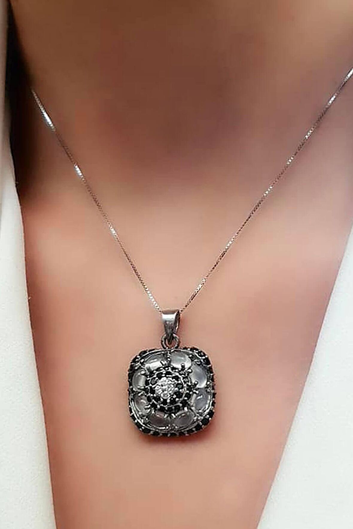 Oniks taşlı ay taşlı 925ayar gümüş ıtalyan tasarimi lüks kolye