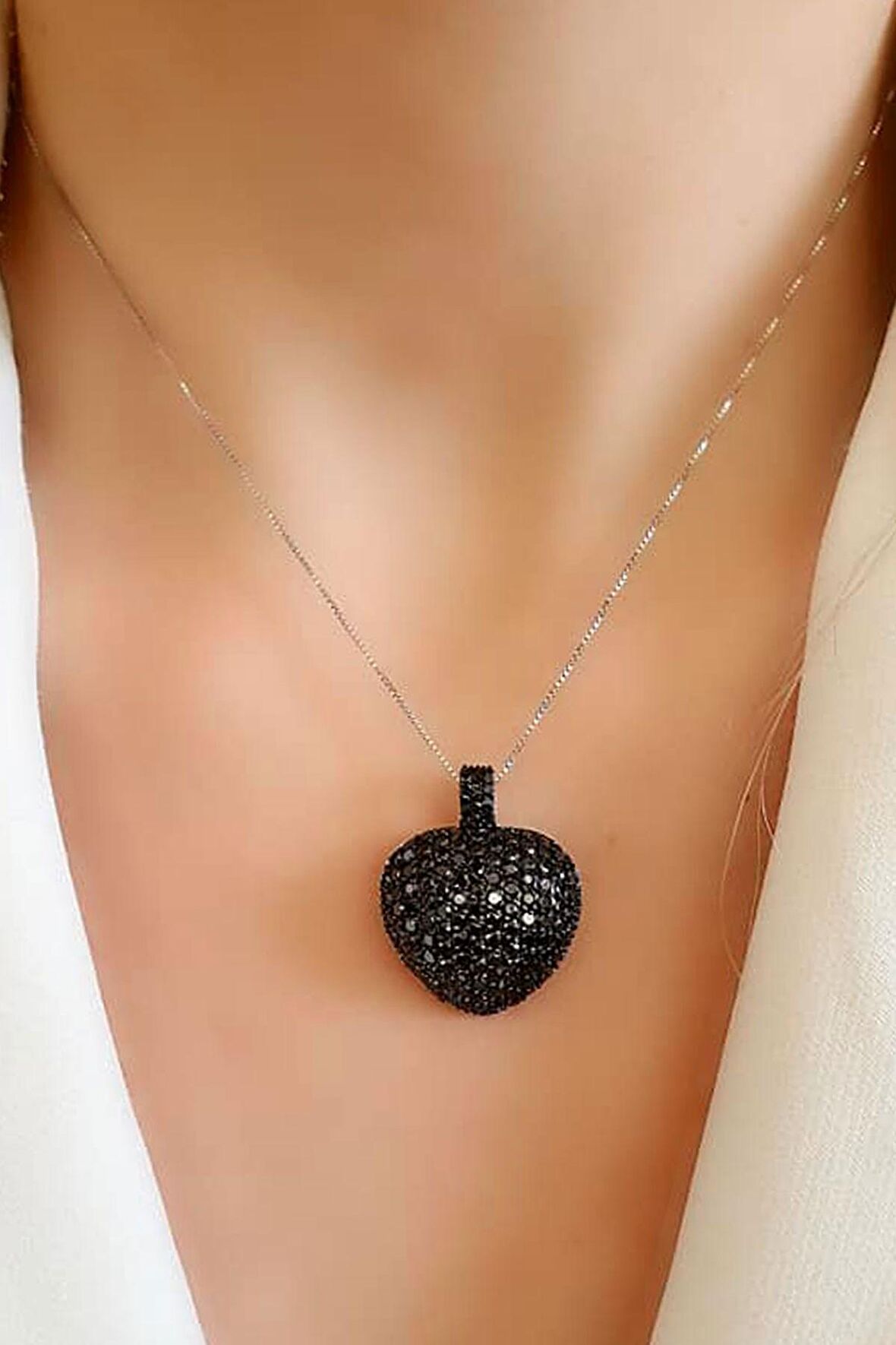 Oniks taşlı 925 ayar gümüş bombeli kalp kolye