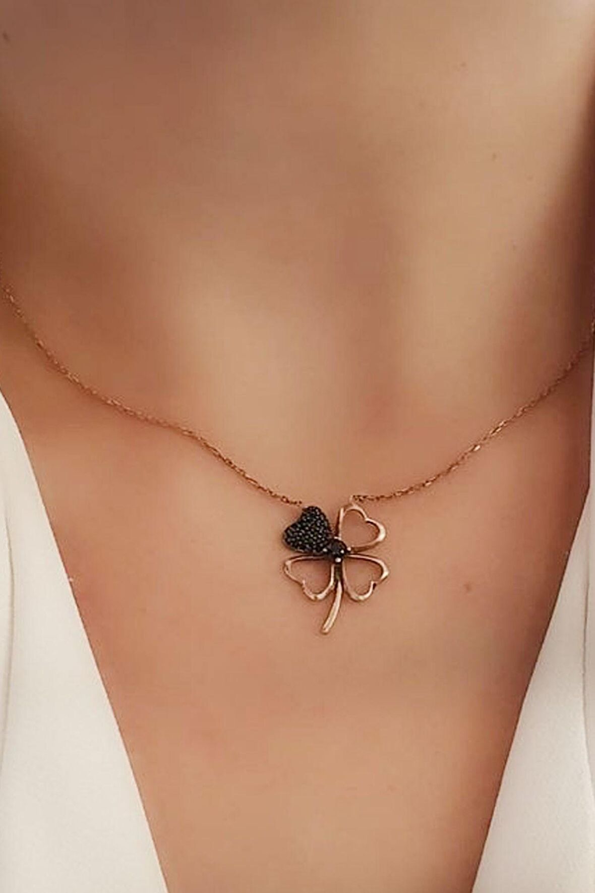 oniks taşlı 925 ayar gümüş rose yonca kolye