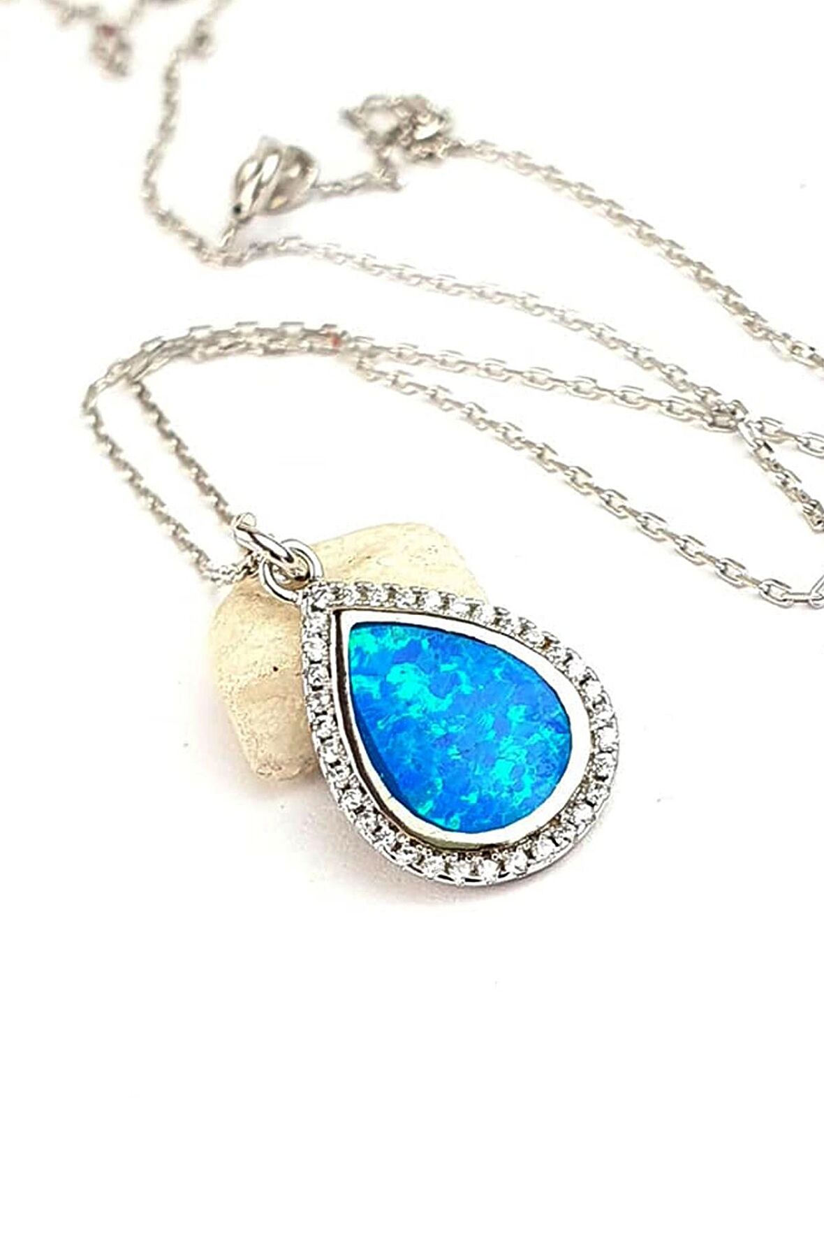 Zirkon taş detaylı opal taşlı italyan 925 ayar gümüş damla kolye
