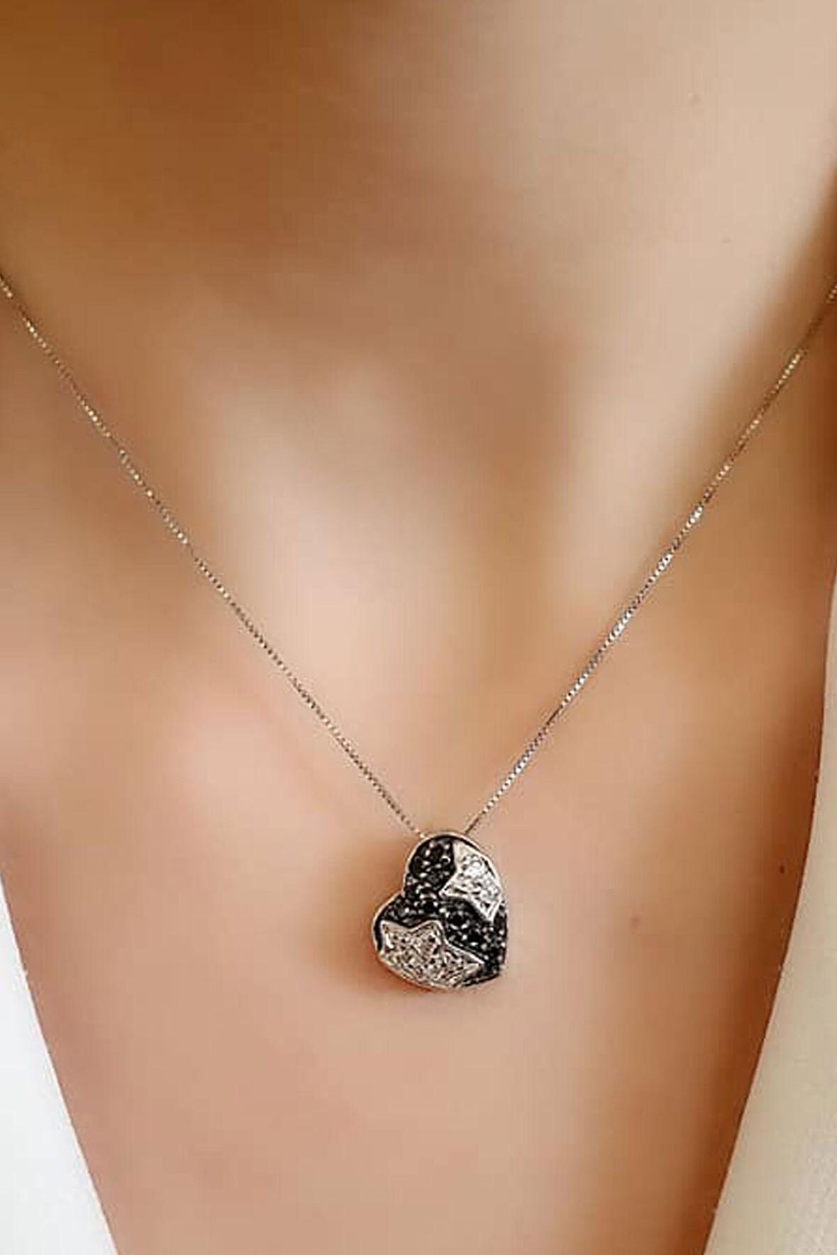 oniks ve zirkon taş detaylı 925 ayar gümüş kalp kolye 