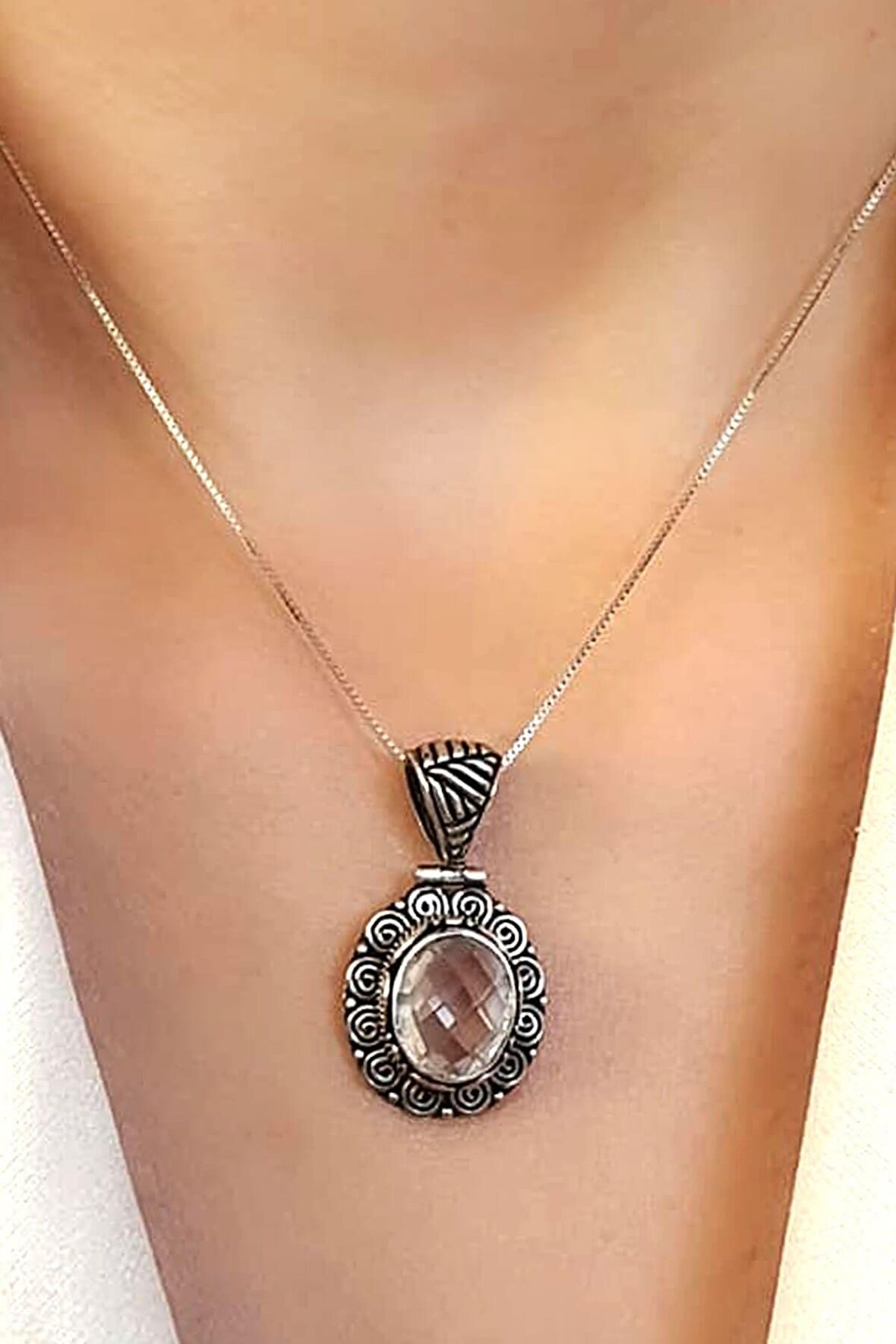 Tasarım el işi faset kesim kuvars taşlı gümüş kolye