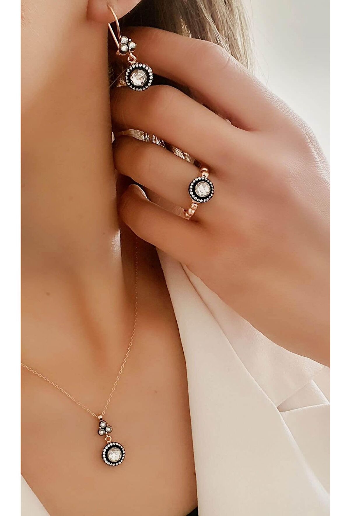 Elmas işçiliği Zirkon Taşlı 925 ayar Gümüş Rose Set Takım