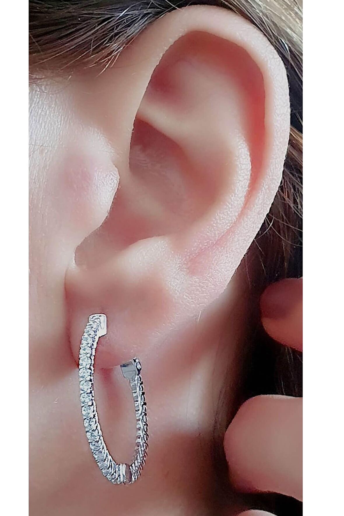 Pırlanta Işıltısında Zirkon Taşlı 925 ayar Gümüş Lüks Halka Küpe 