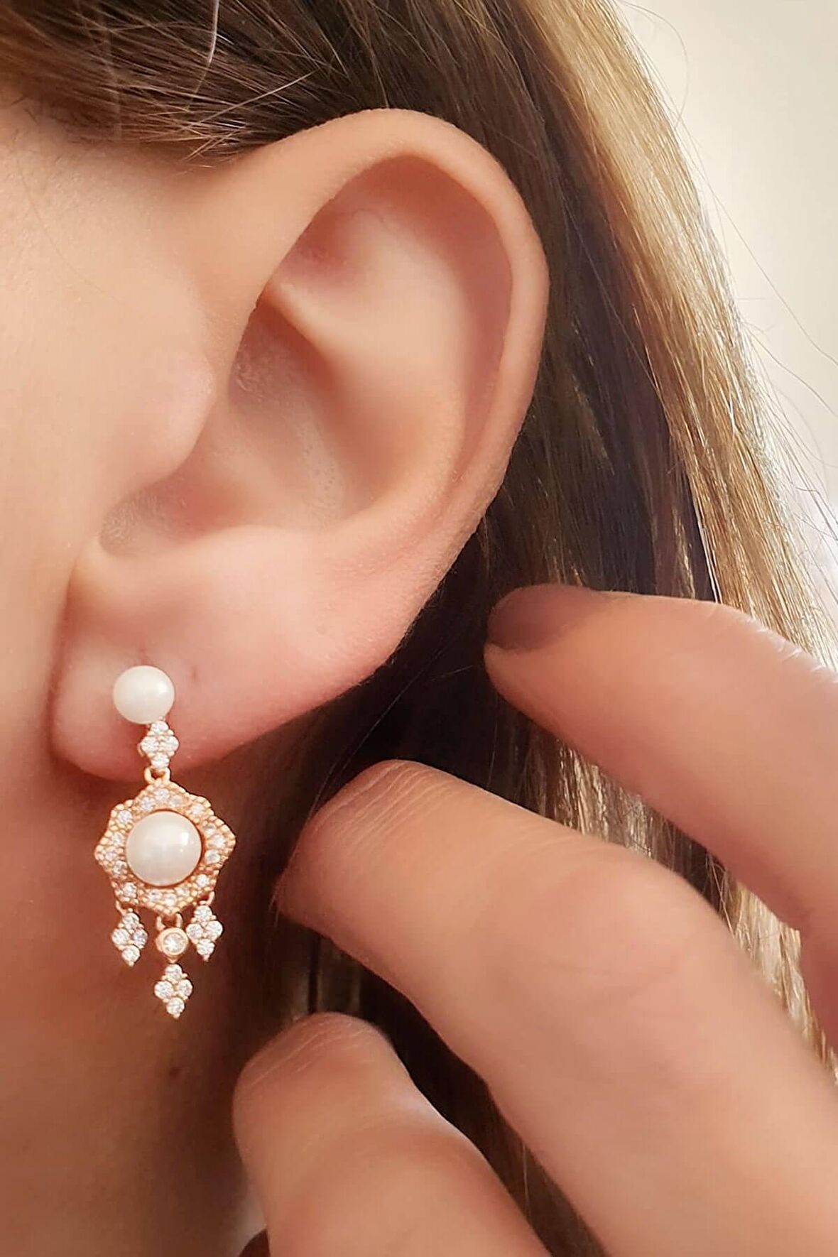 Pırlanta Işıltısında Zirkon Taşlı 925ayar Gümüş Rose Altın Kaplama İncili Küpe