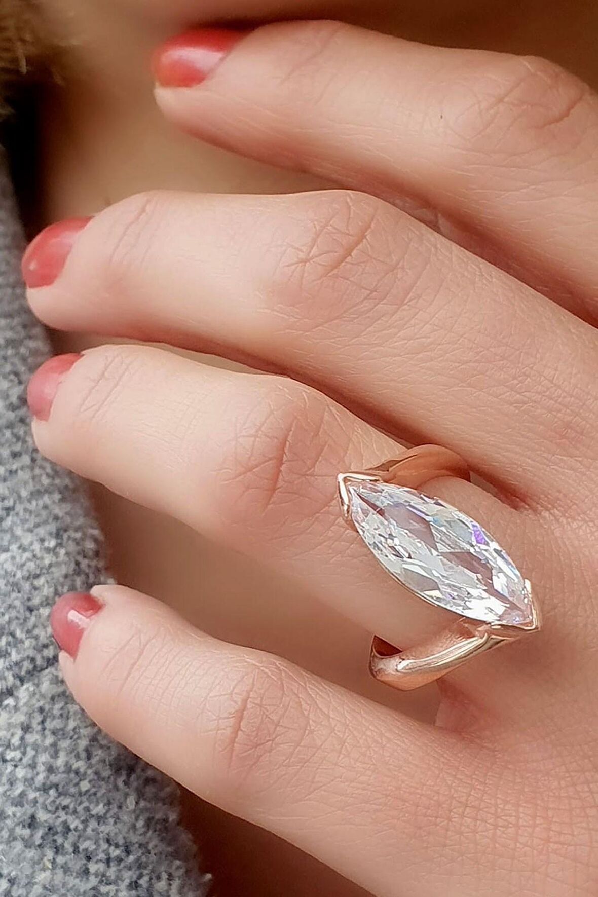 Pırlanta Parlaklığında 925ayar Gümüş Rose Tek Taş Yüzük