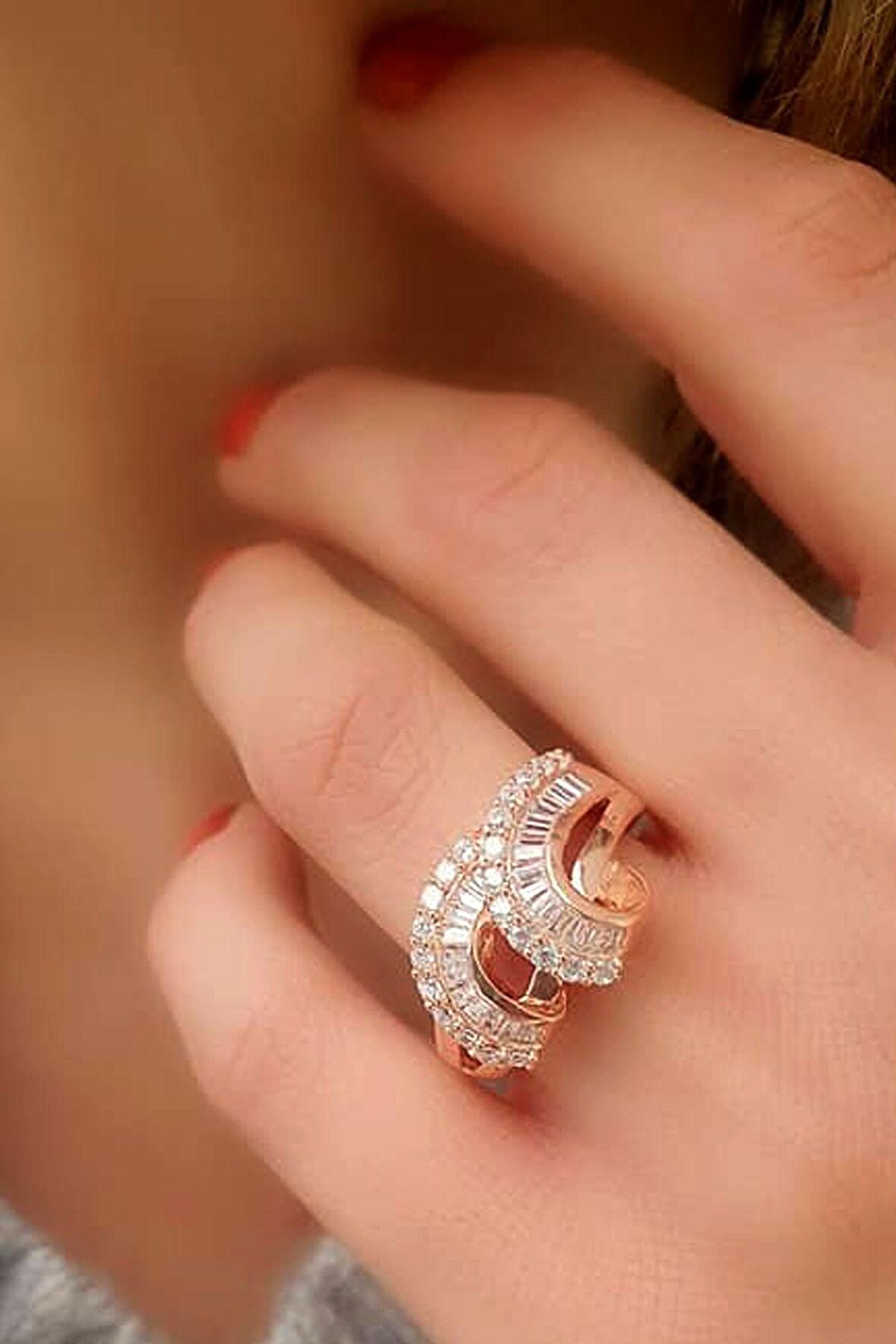 Zirkon Taşlı Baget 925 ayar Gümüş Rose Yüzük