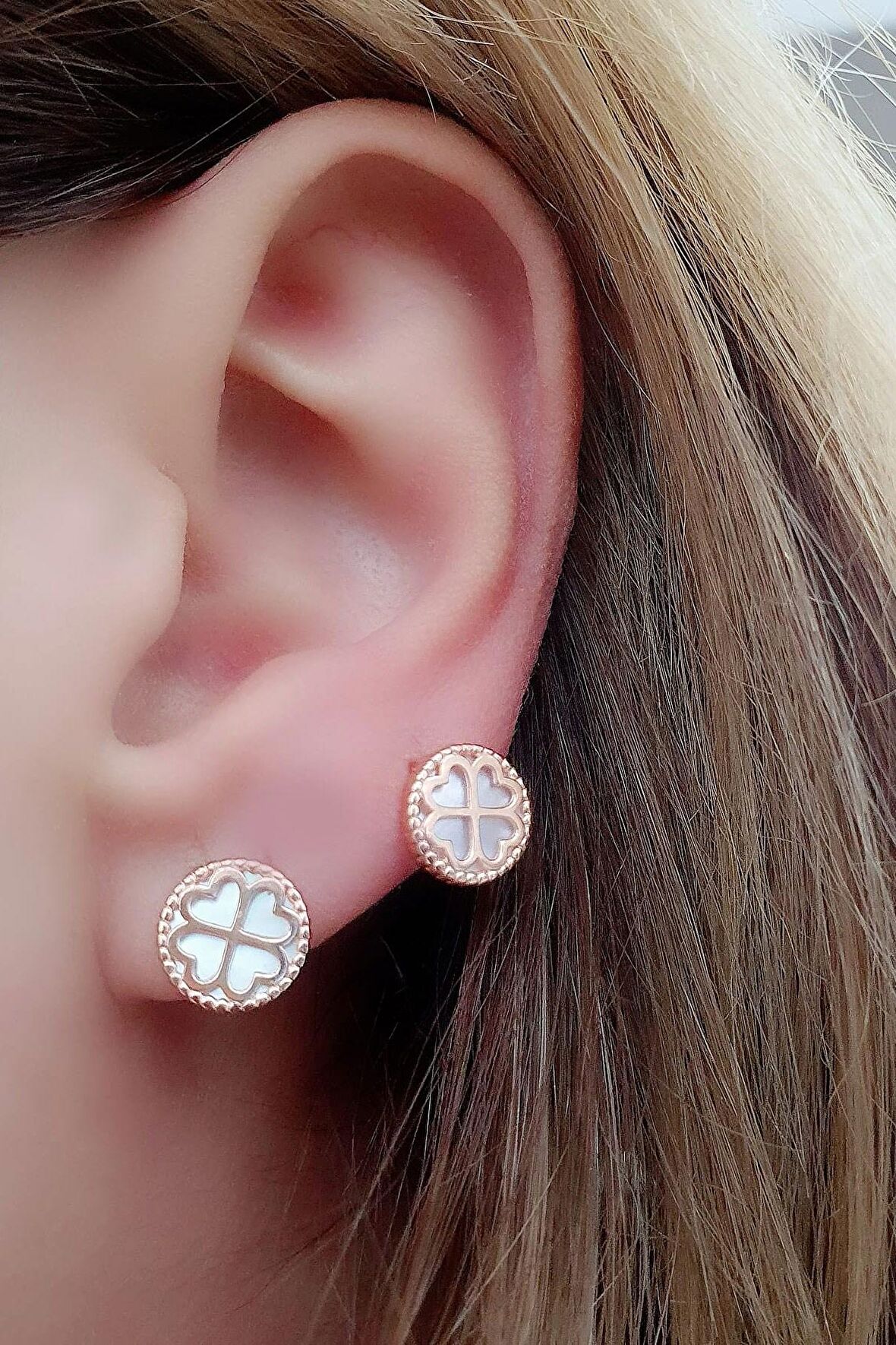 İtalyan 925ayar gümüş üzerine rose altın kaplama tasarım yonca küpe