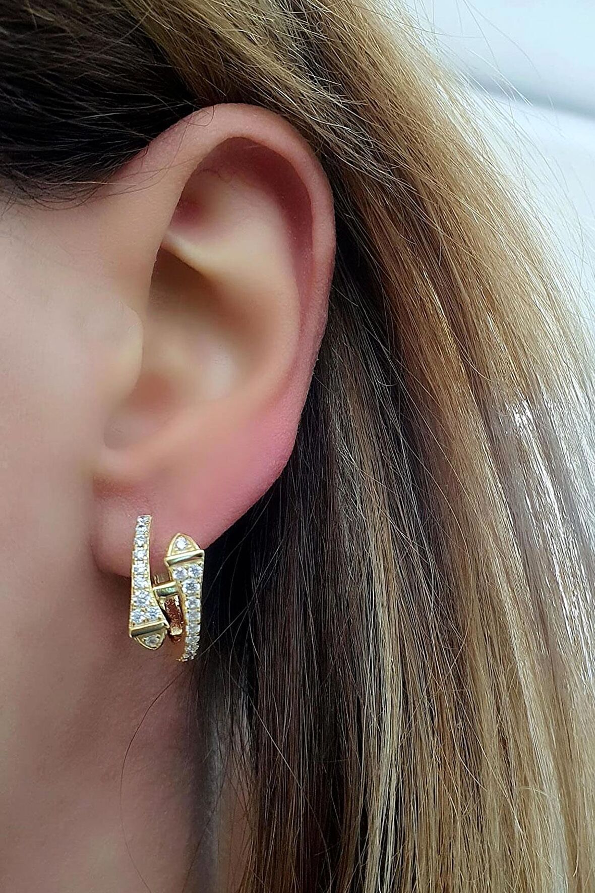 Pırlanta Parlaklığında Zirkon Taşlı 925ayar Gümüş Üzerine Altın Kaplama İtalyan Lüks Küpe