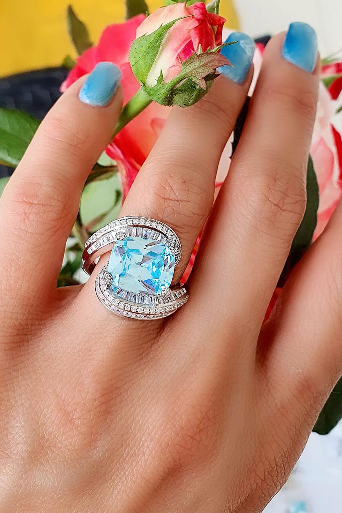 Pırlanta Parlaklığında Zirkon Taş Detaylı 925ayar Gümüş Aquamarin Taşlı Exclusive Yüzük