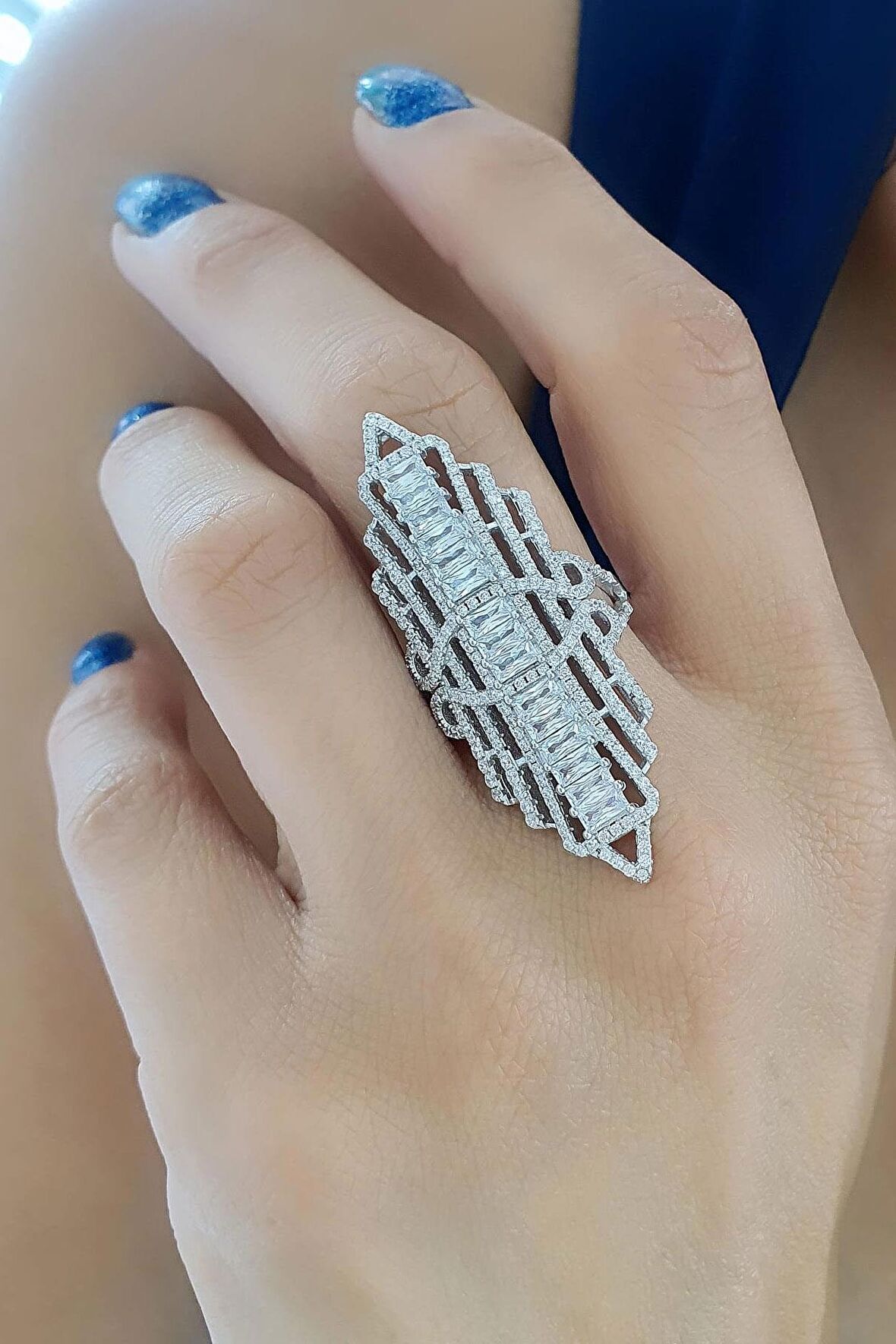 Pırlanta Parlaklığında Zirkon Taşlı 925ayar Gümüş Şık Yüzük