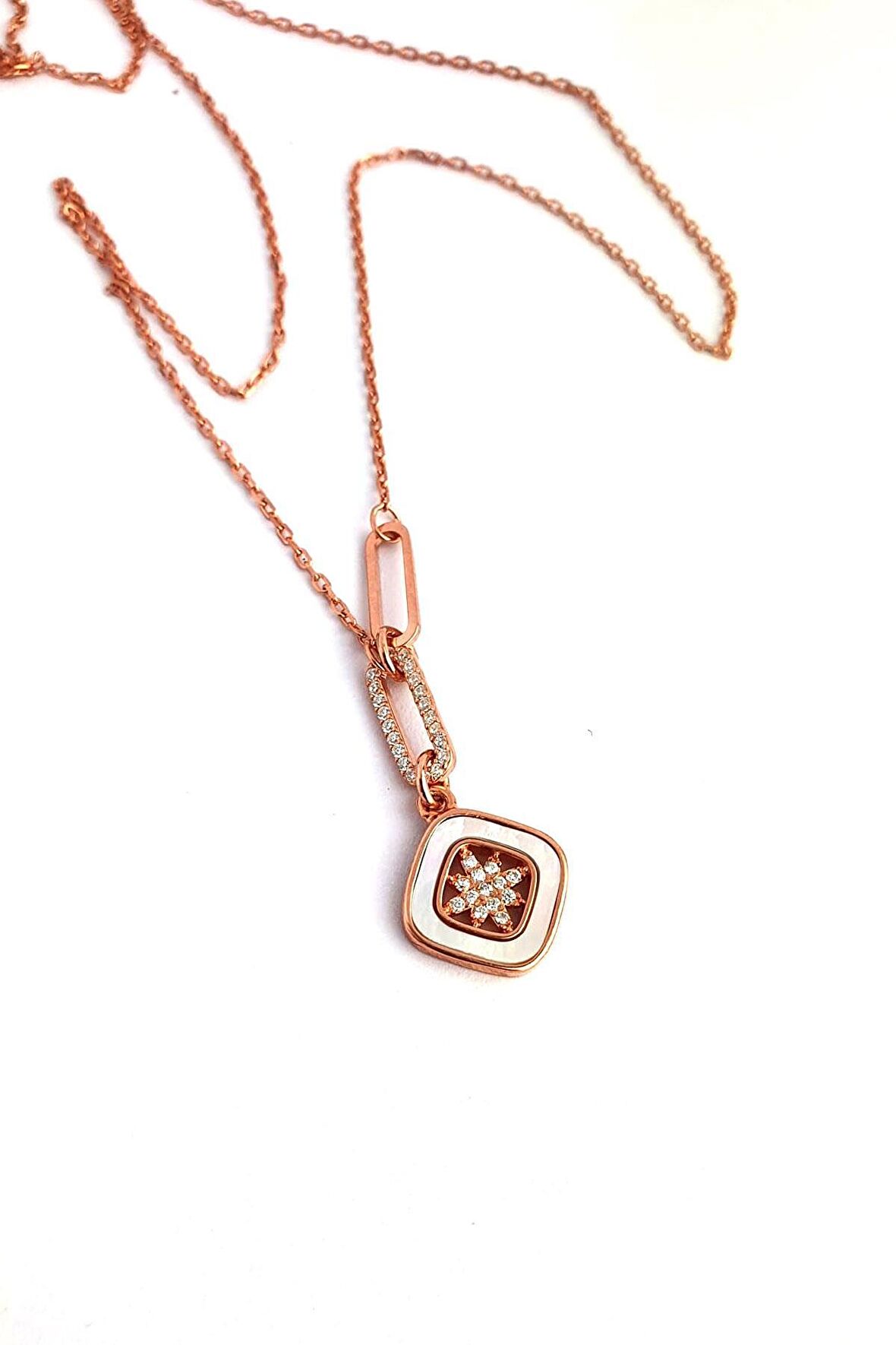 Sedef Taşlı Kutup Yıldızı Figürlü 925ayar Gümüş Üzerine Rose Altın Kaplama  İtalyan Kolye 