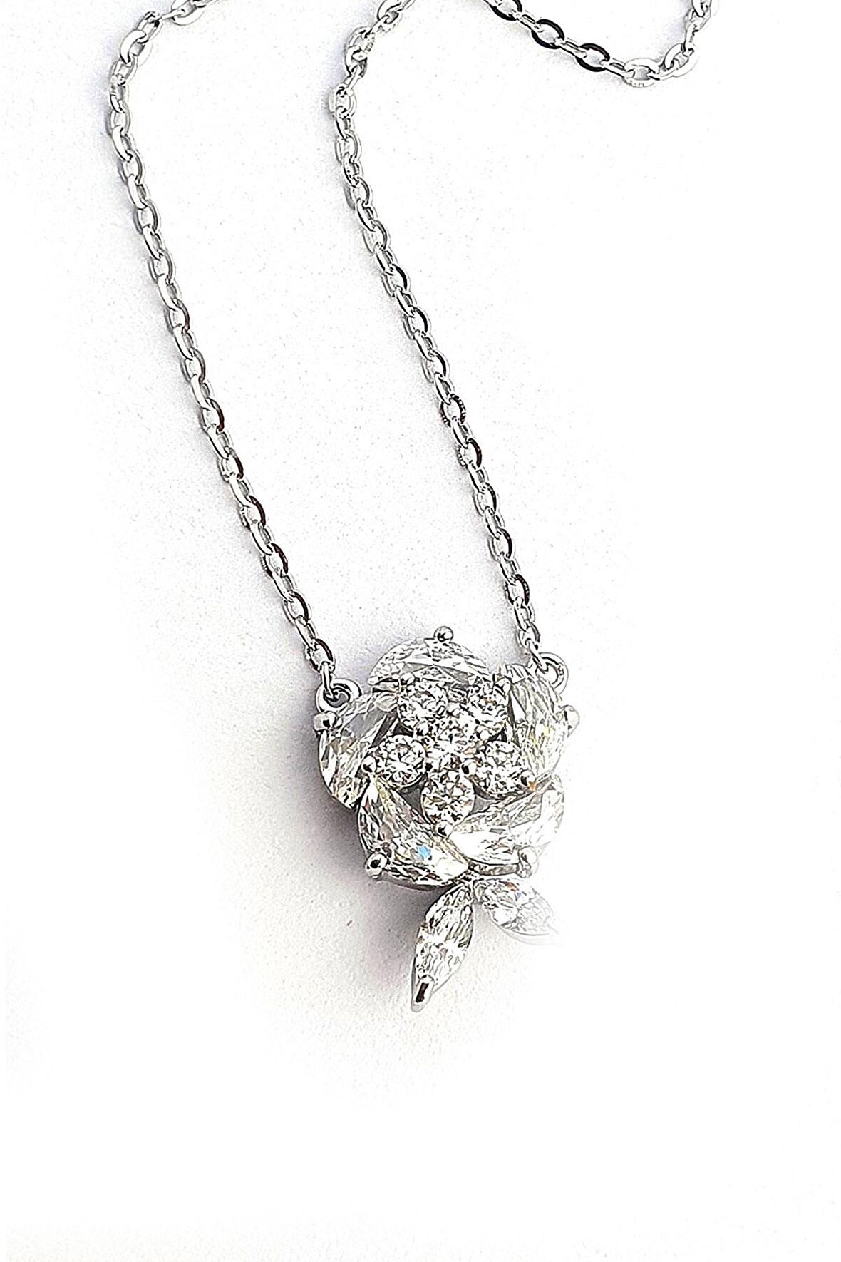 Swarovski Taşlı 925ayar Gümüş Gül Kolye