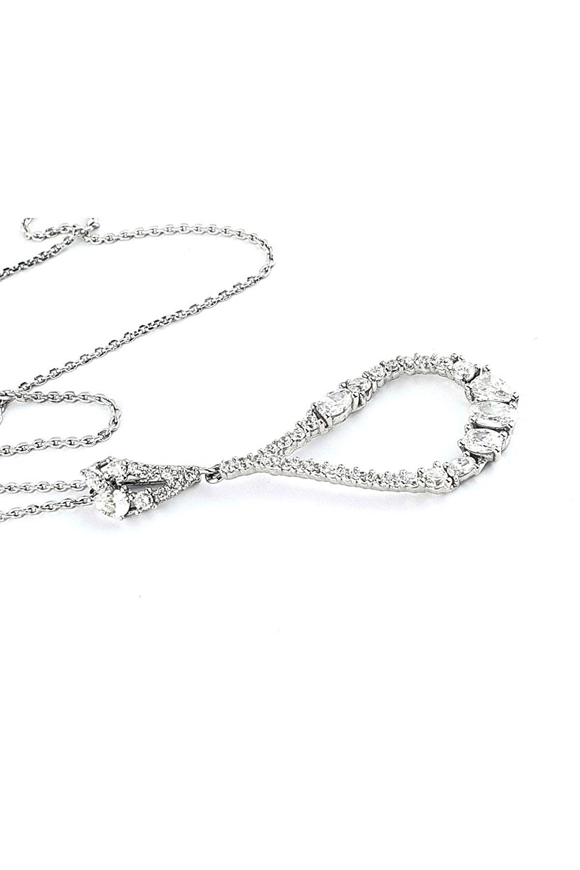 Pırlanta Parlaklığında Zirkon Taşlı 925 ayar Gümüş Damla Şık Kolye