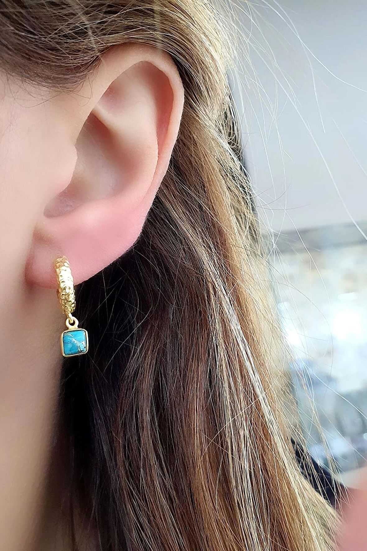 Turkuaz Taşlı 925ayar Gümüş Üzerine Altın Kaplama Tasarım Doğal Taş Minimal Sallantili halka küpe 