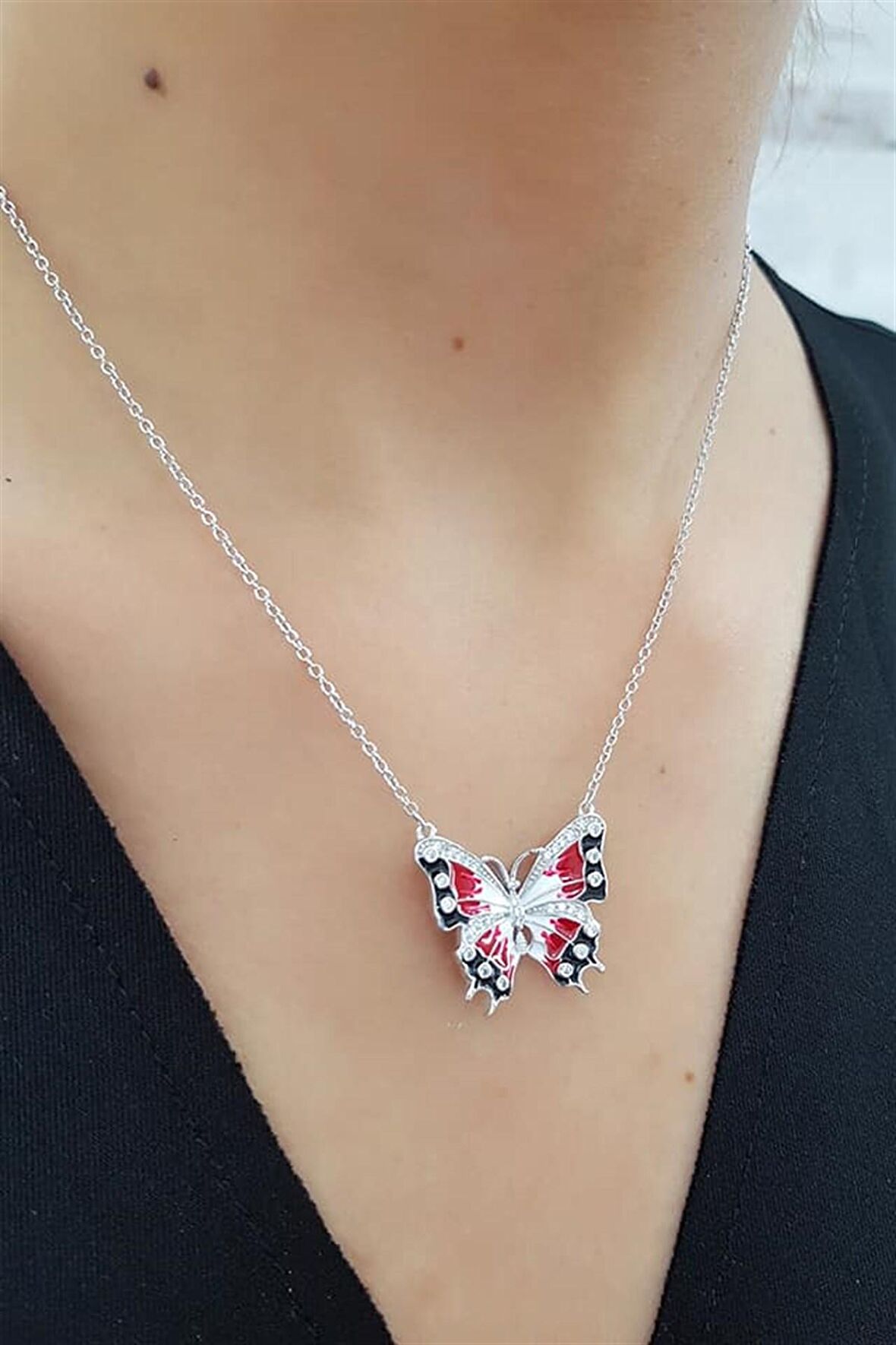 kelebek figürlü mine işçilikli gümüş trend kolye 