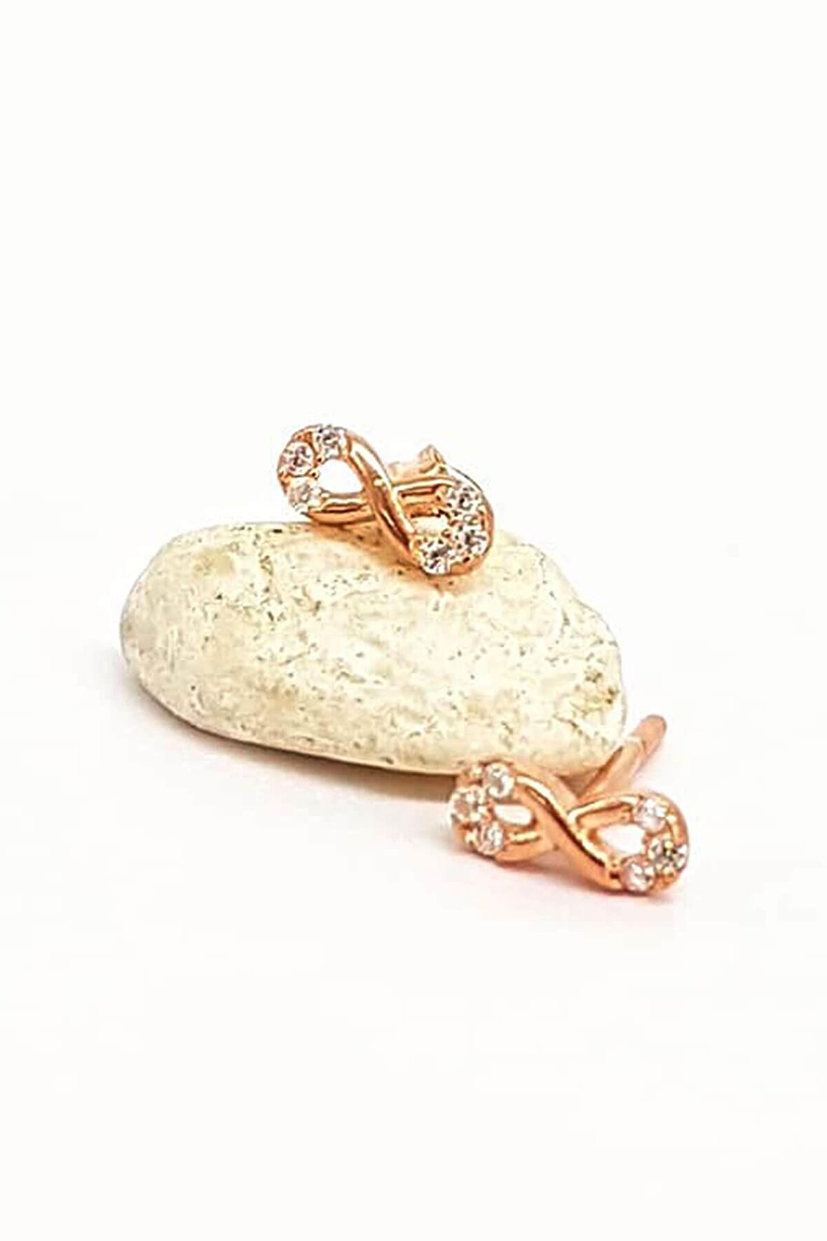 Sonsuzluk Figürlü Gümüş Minimal Kadın Küpe