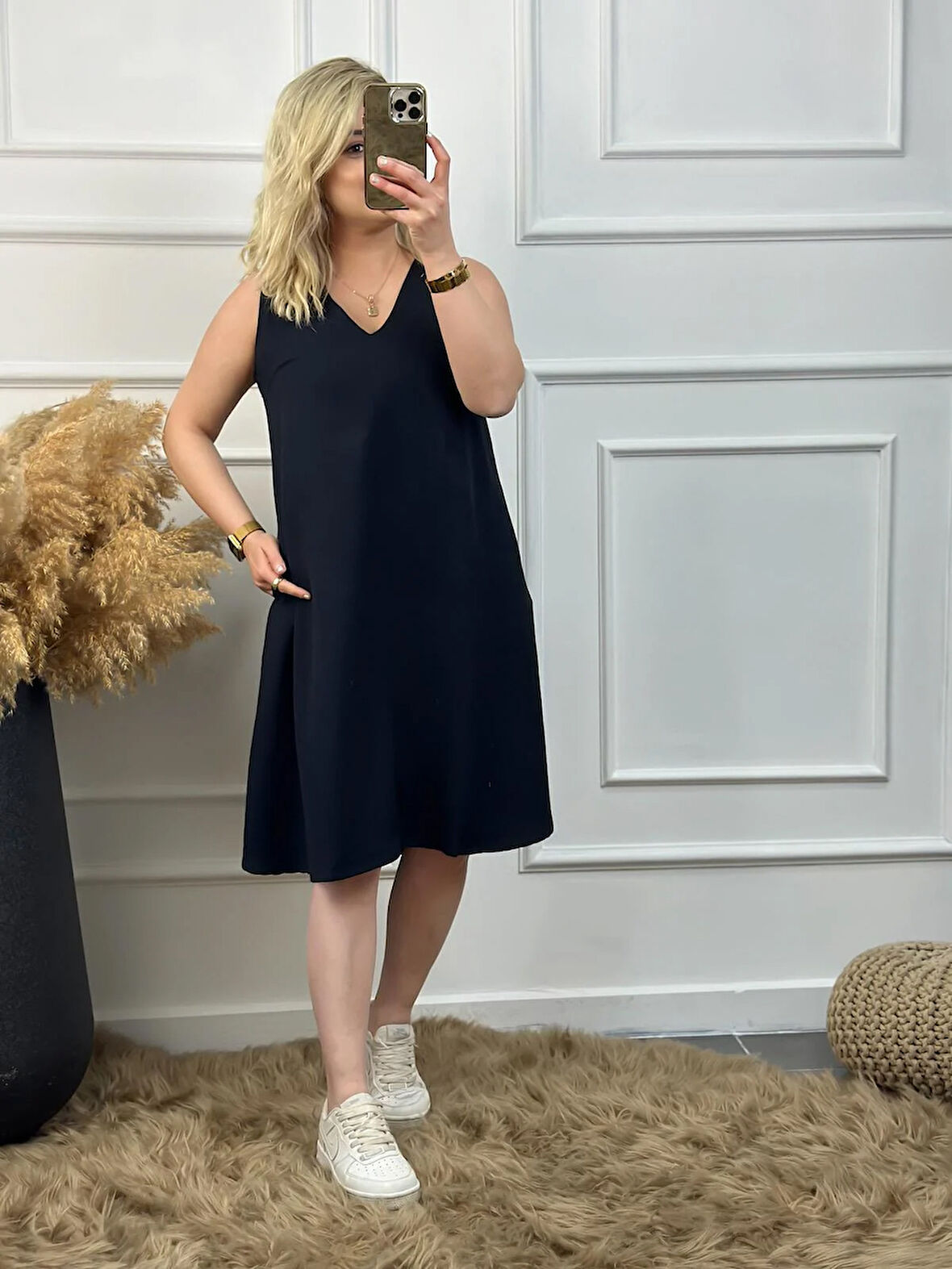 V Yaka Kalın Askılı Keten Elbise SİYAH