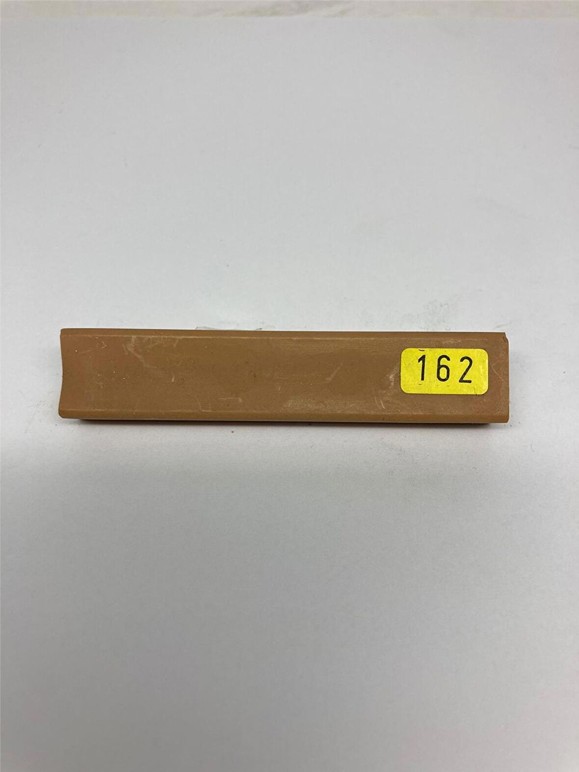 Sert Tamir Mumları Plus 162 Koyu Kızılağaç/Kara Bal 8cm Sert Mum Plus