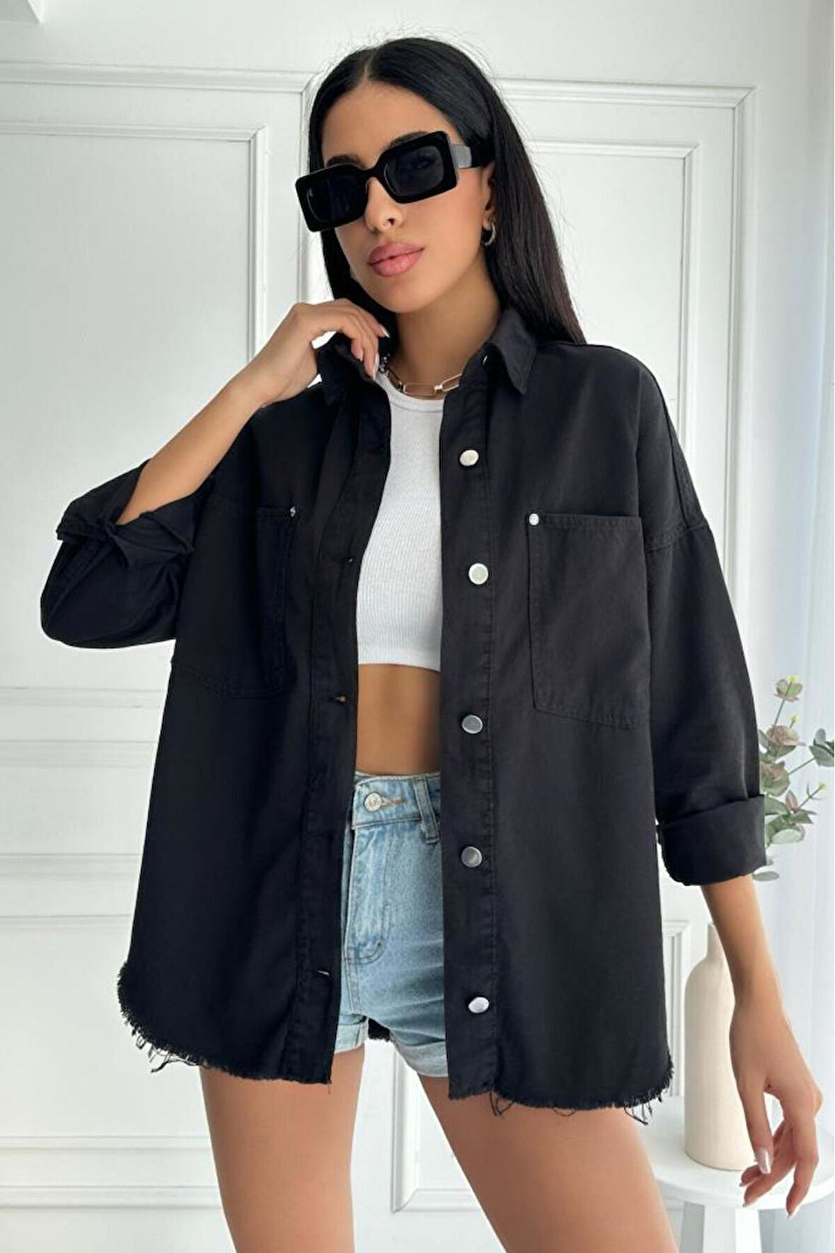 Kadın Oversize Etek Ucu Püsküllü Denim Siyah Gömlek