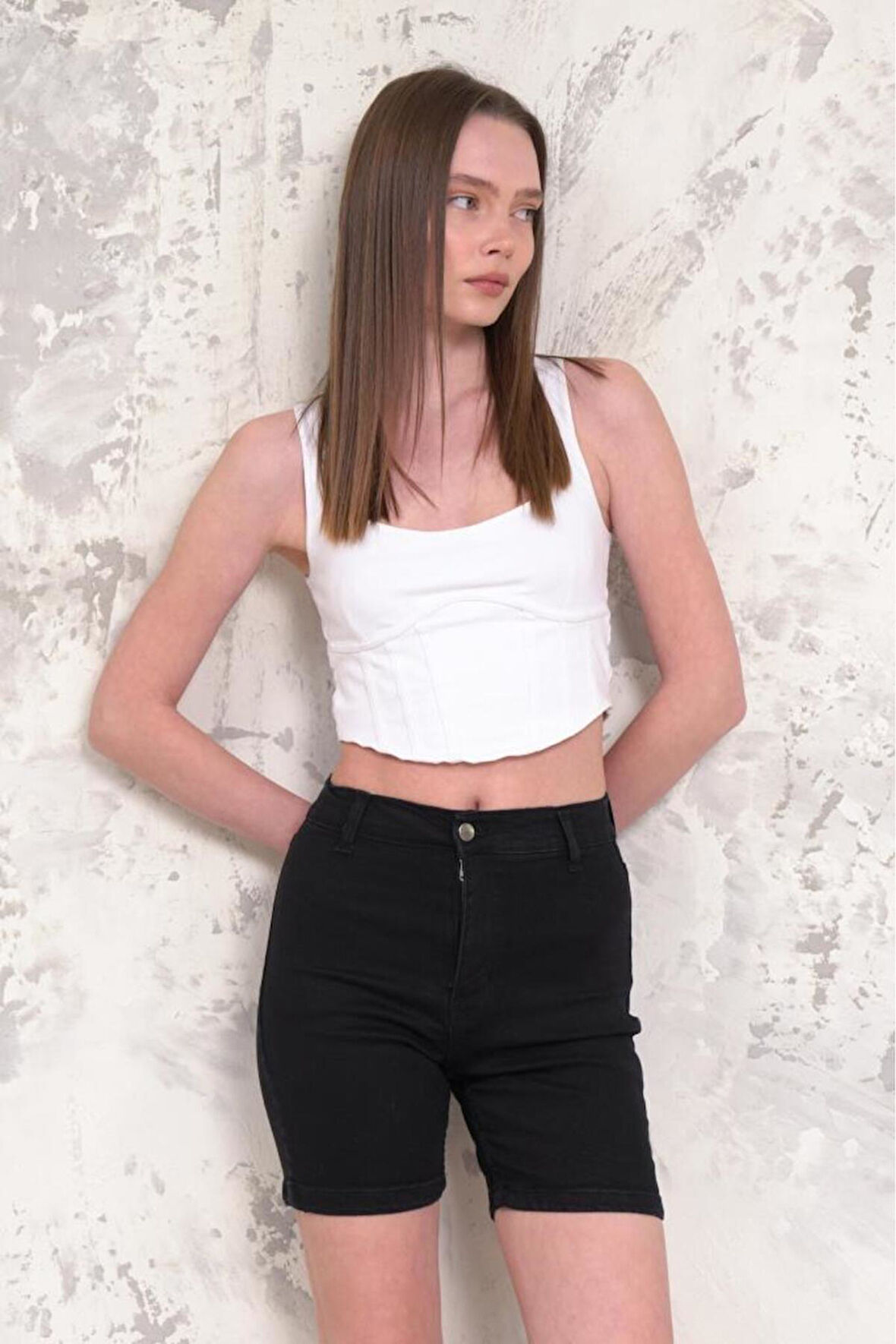 Kadın Likralı Düz Paça Denim Kısa Şort