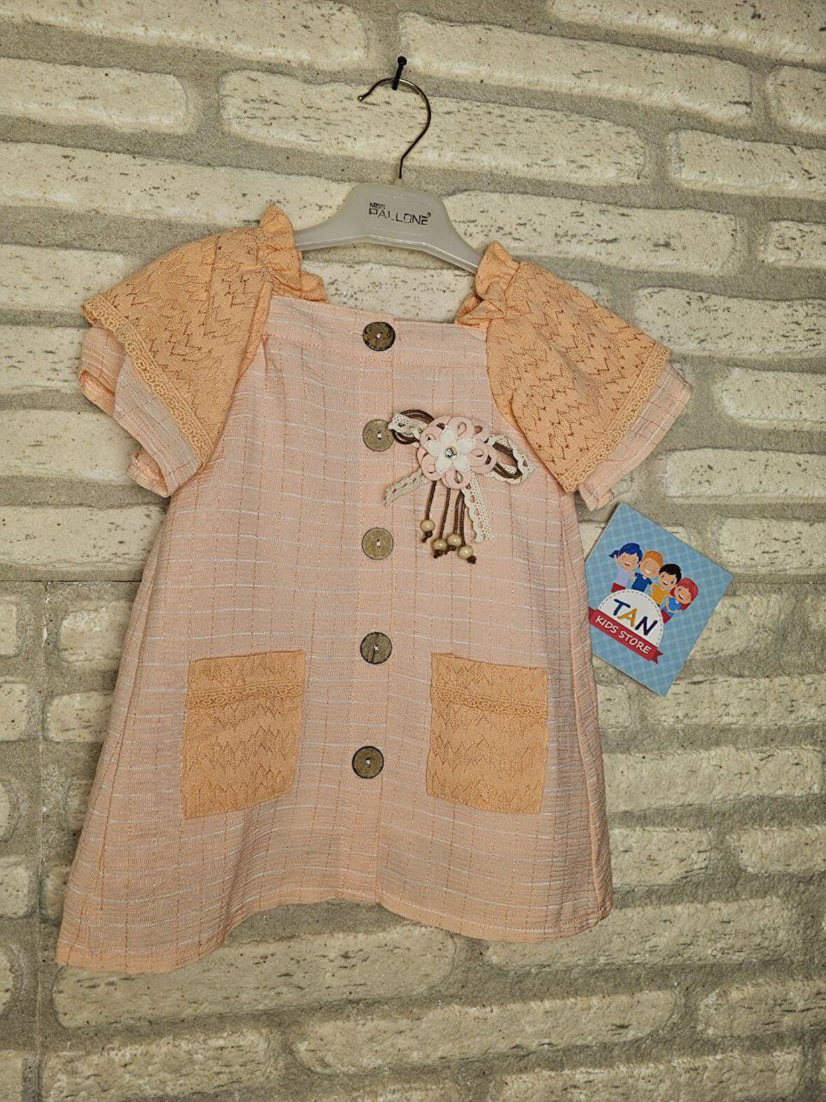 Dantel Detaylı Düğmeli Elbise