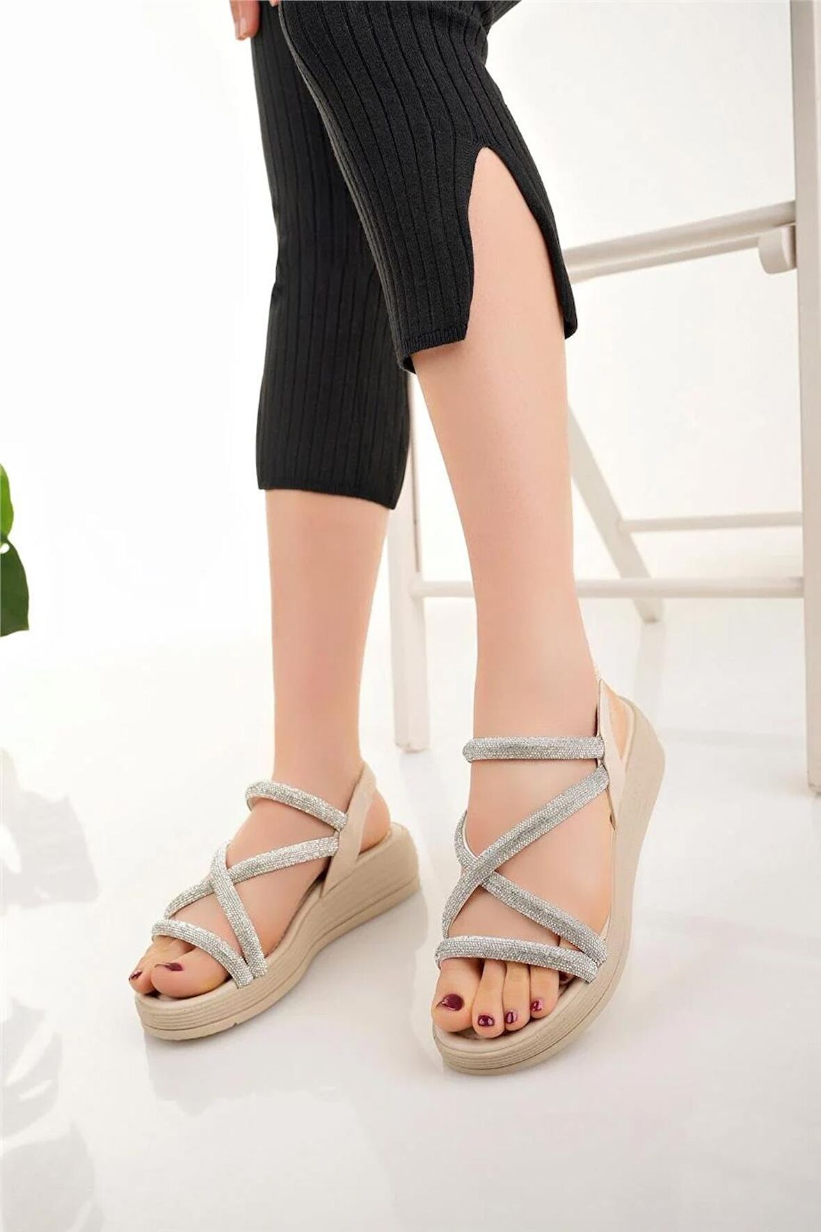 Kadın Taş Detay Sandalet-Bej