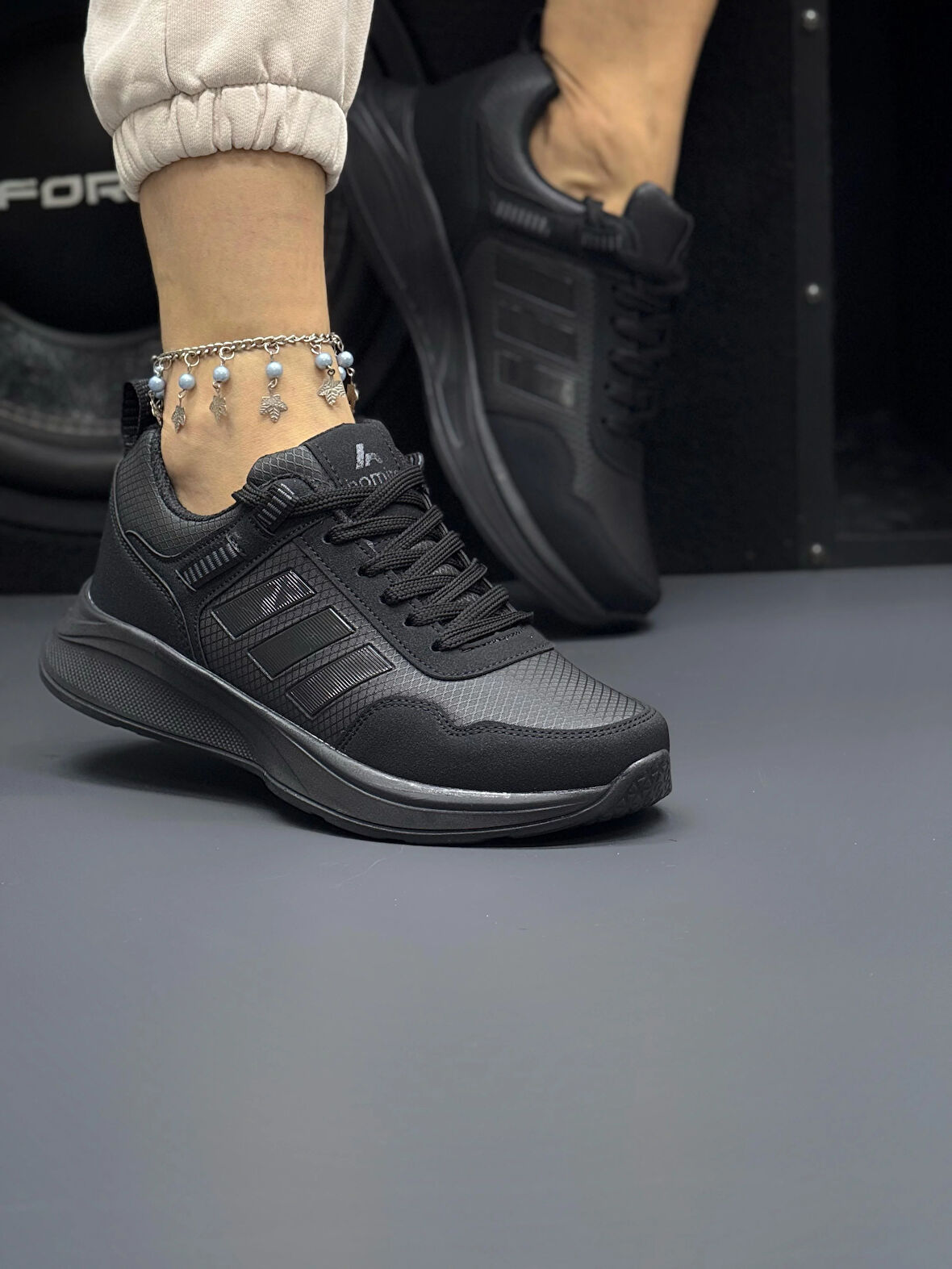 Su Geçirmez Unisex Poli Taban Spor Ayakkabı-Siyah