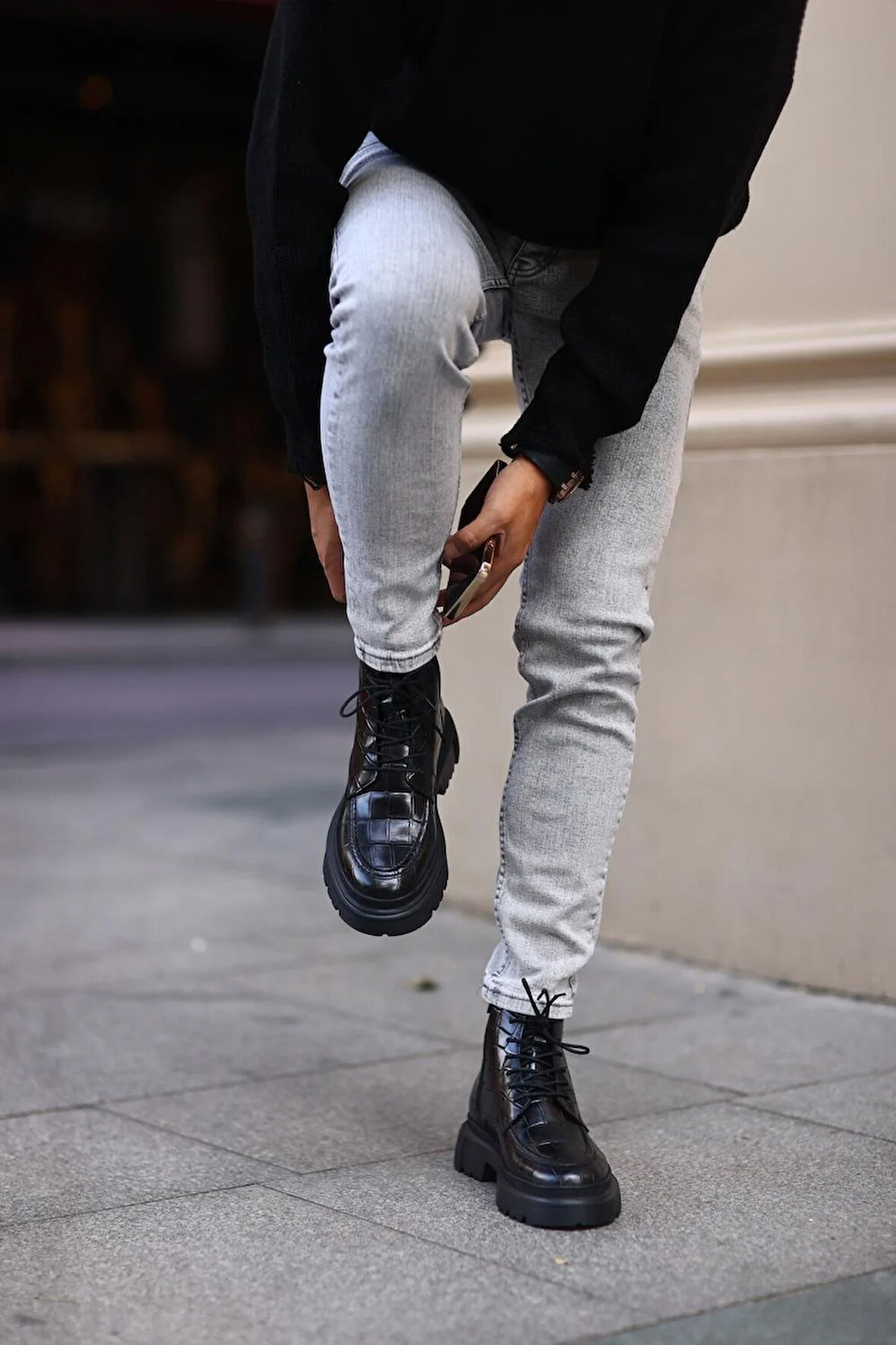 Serhat Özköroğlu - Siyah Deri Bot Siyah