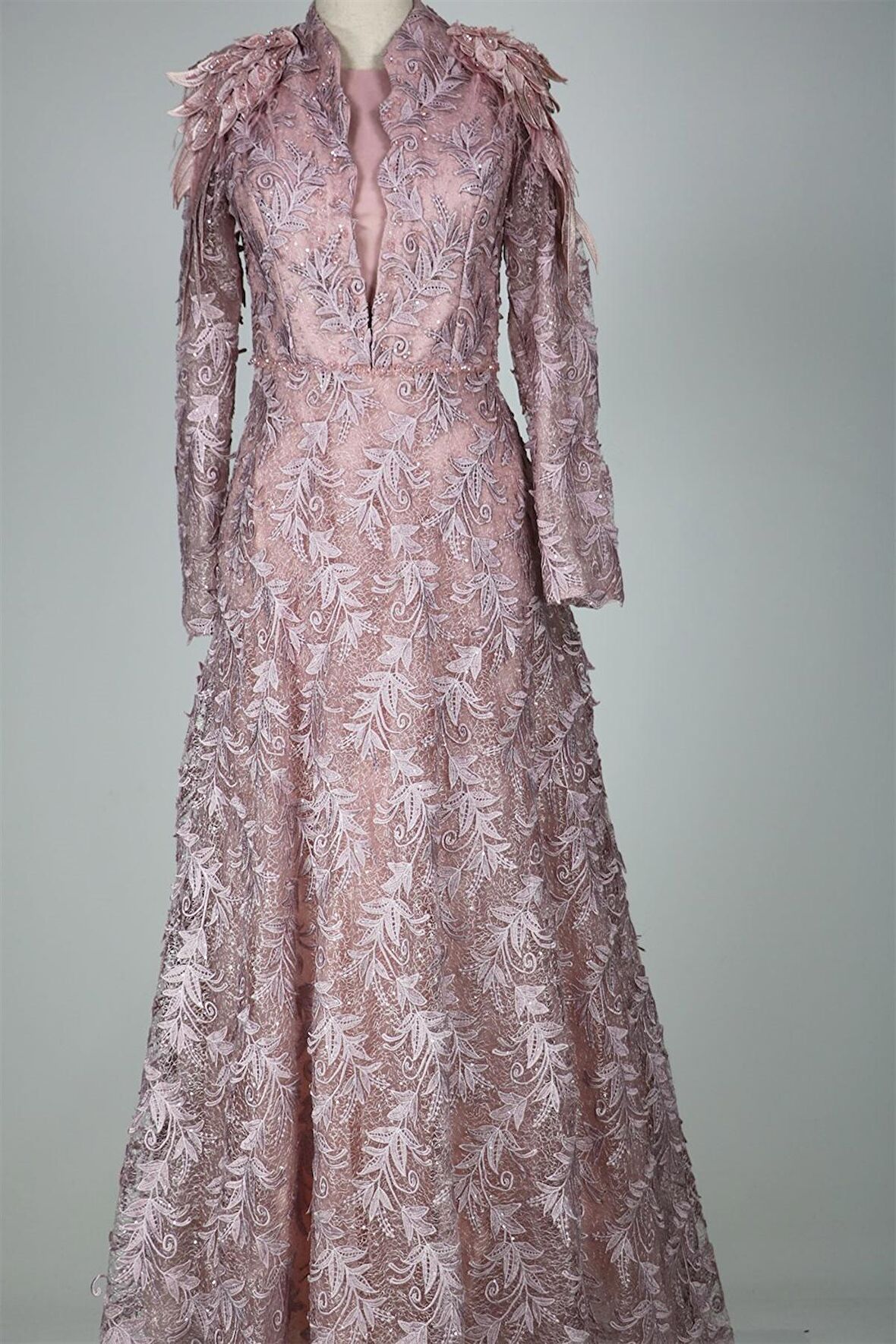 05-710 Omuzları Aplikli Güpürlü Taşlı Abiye