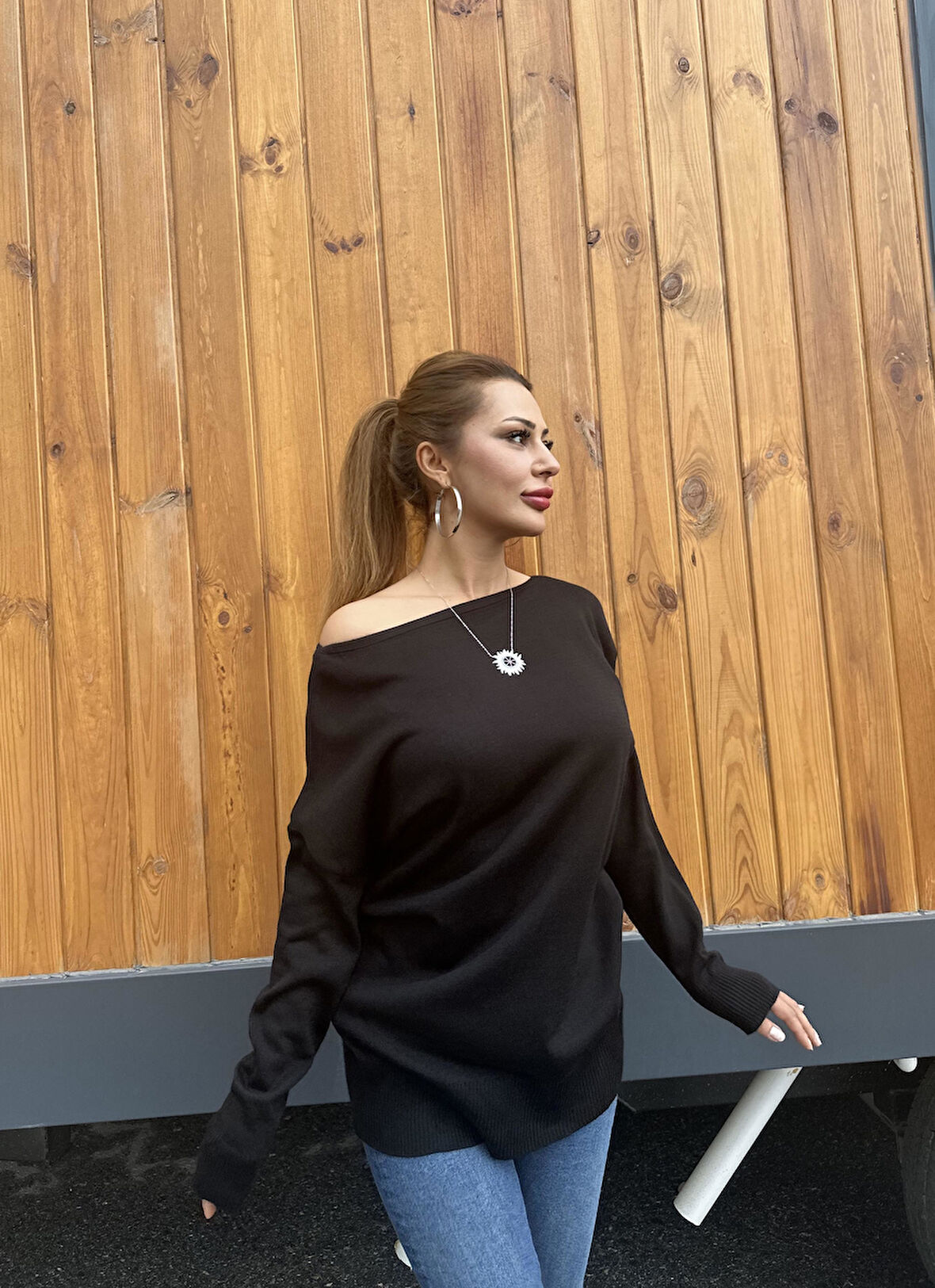 Kayık Yaka Triko Siyah