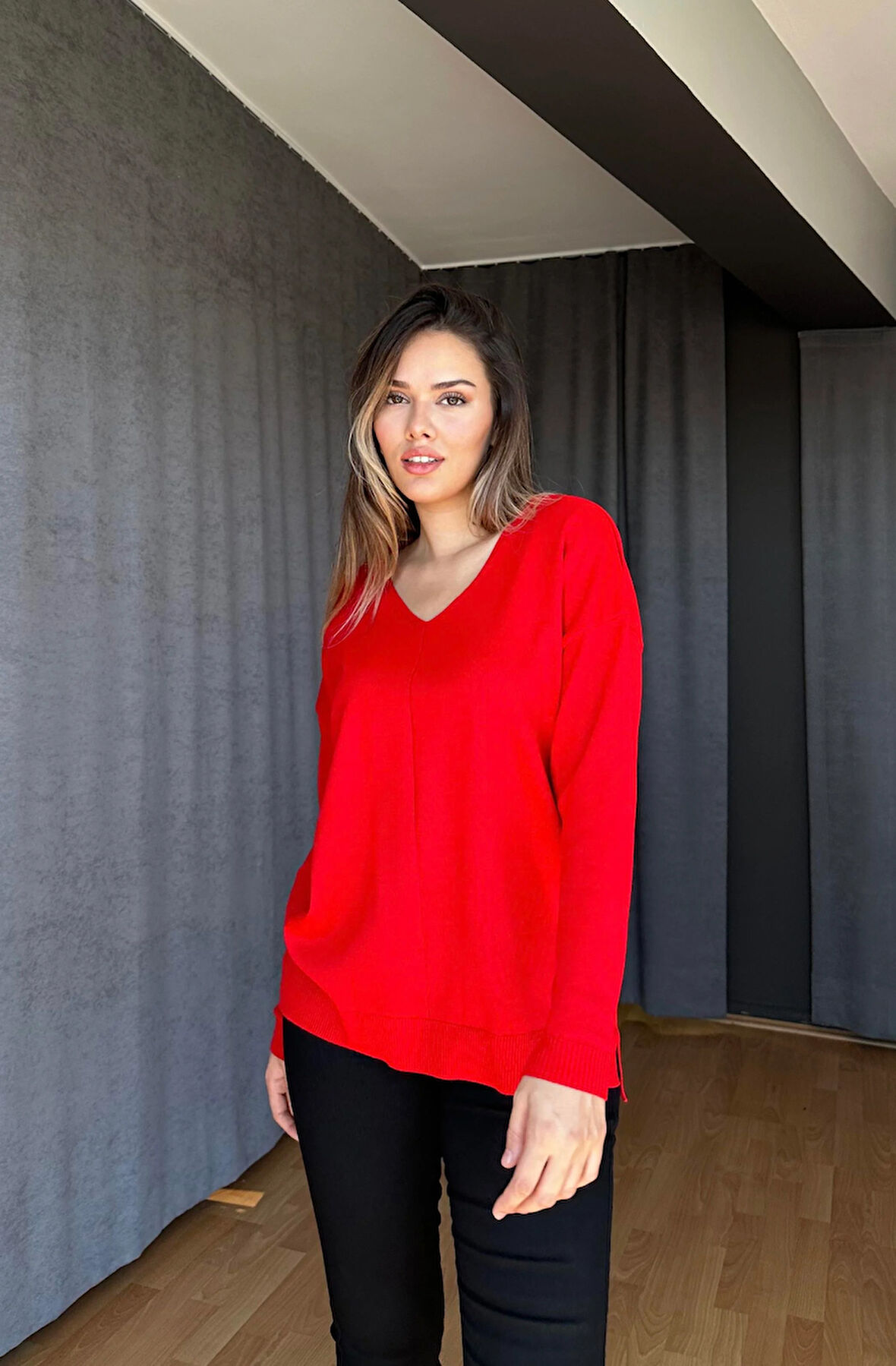 V Yaka Triko Kazak-Kırmızı