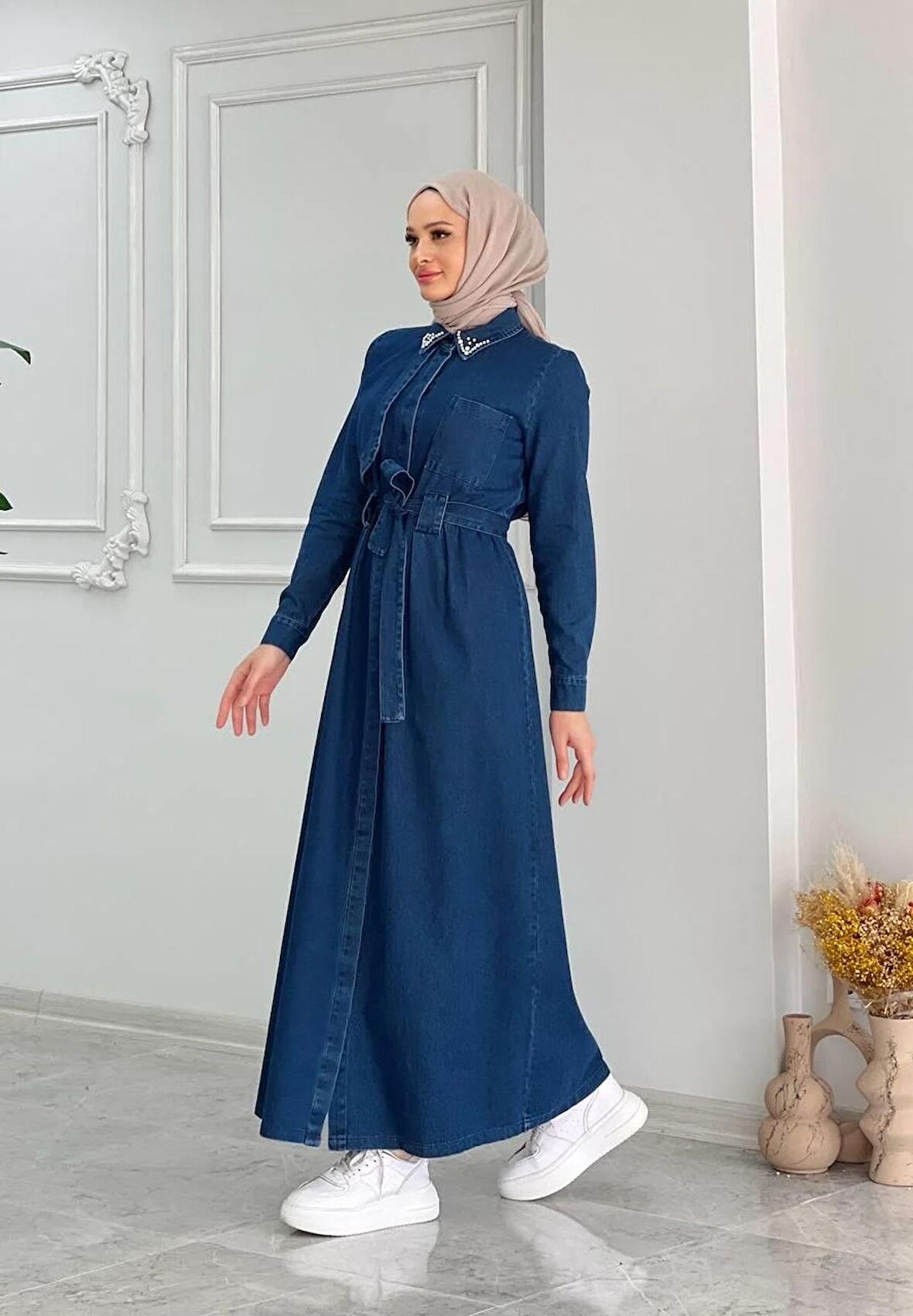 Camelya Denim Kot Kumaş Yakası Taş Detaylı Uzun Tesettür Elbise