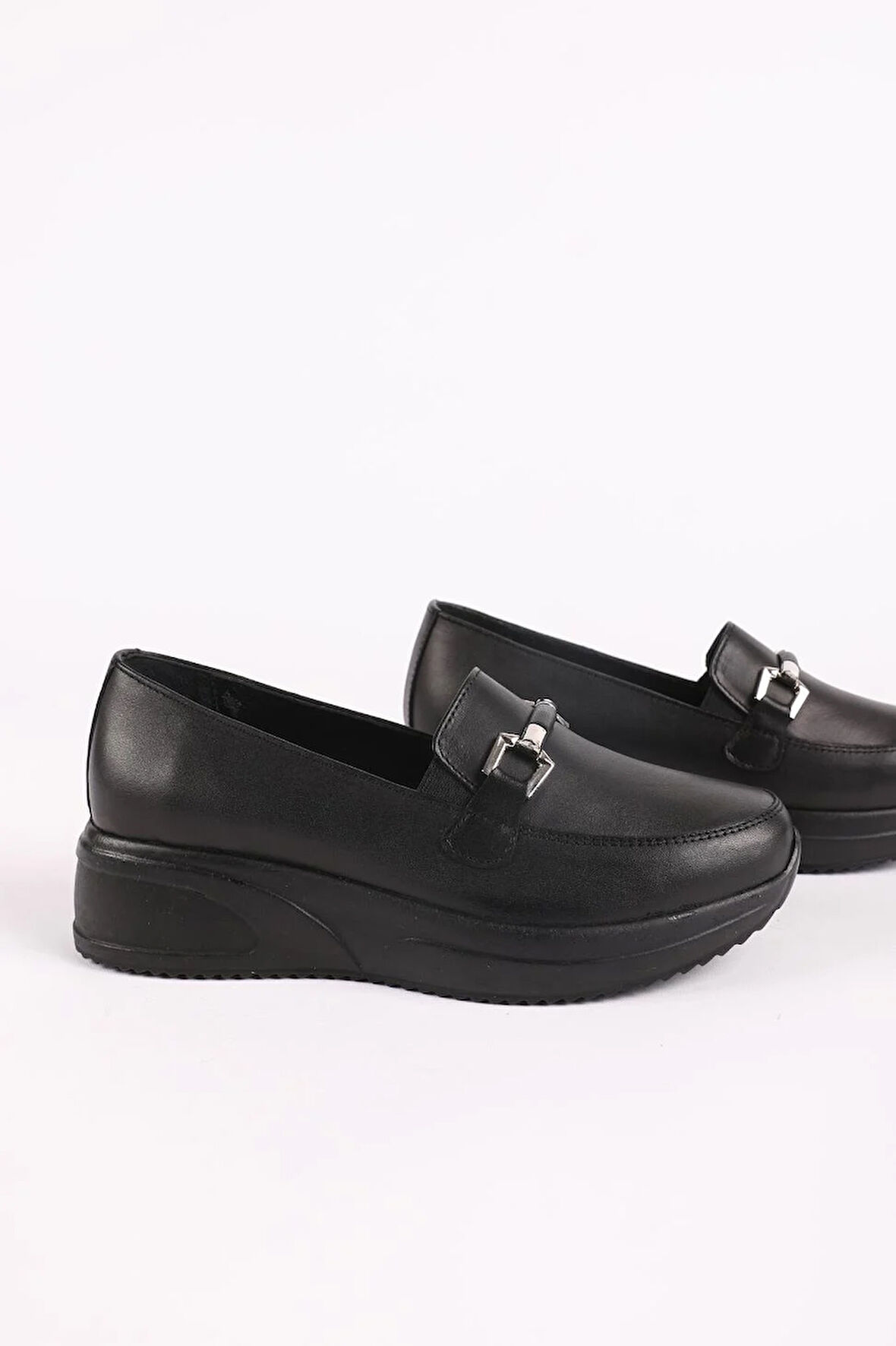 Kadın Hakiki Deri Toka Detaylı Comfort Ayakkabı Siyah