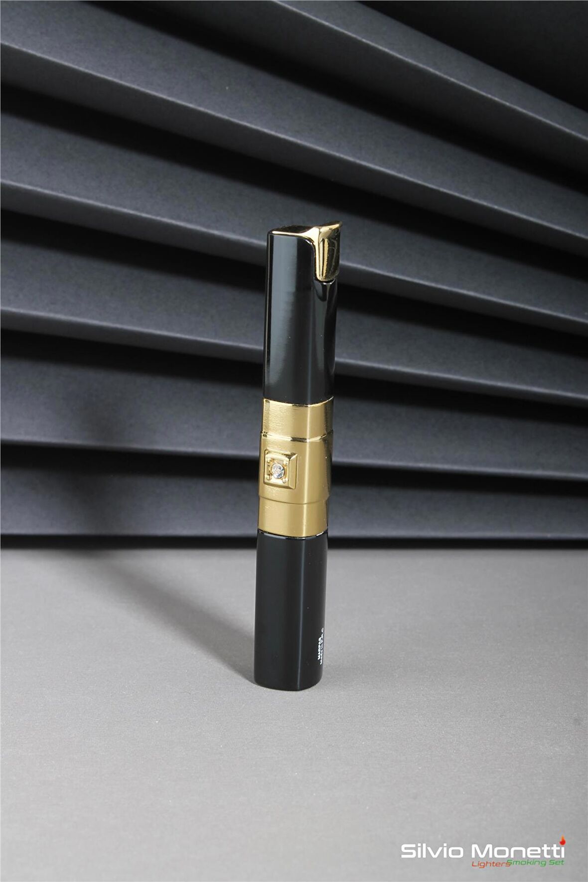 Siyah Taşlı İnce Tasarım Gazlı Çakmak 24CSM837MR01