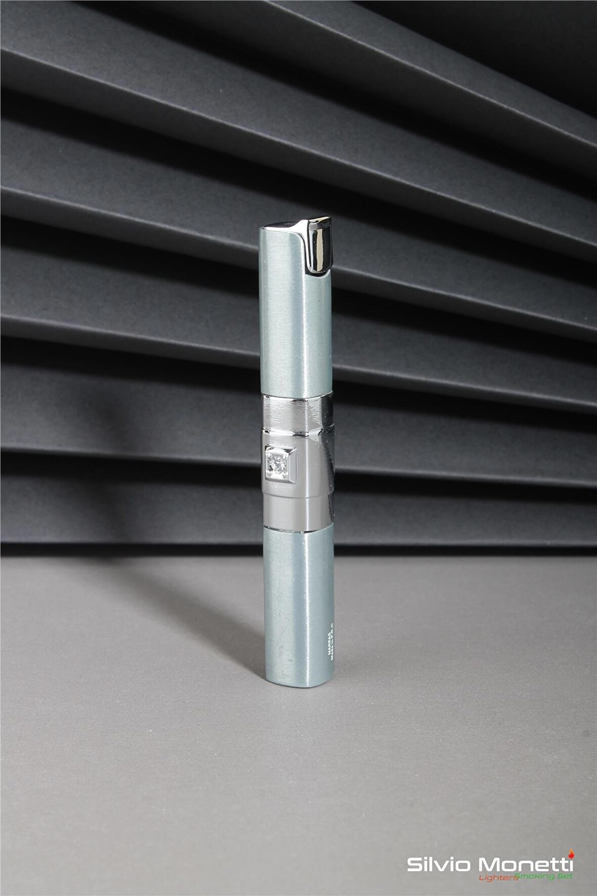 Gümüş Taşlı İnce Tasarım Gazlı Çakmak 24CSM837MR03