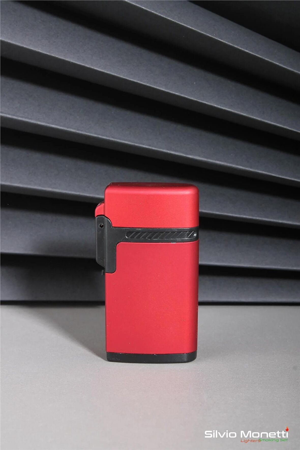 Kırmızı Kapaklı Özel Tasarım Gazlı Çakmak 24CSM913R03