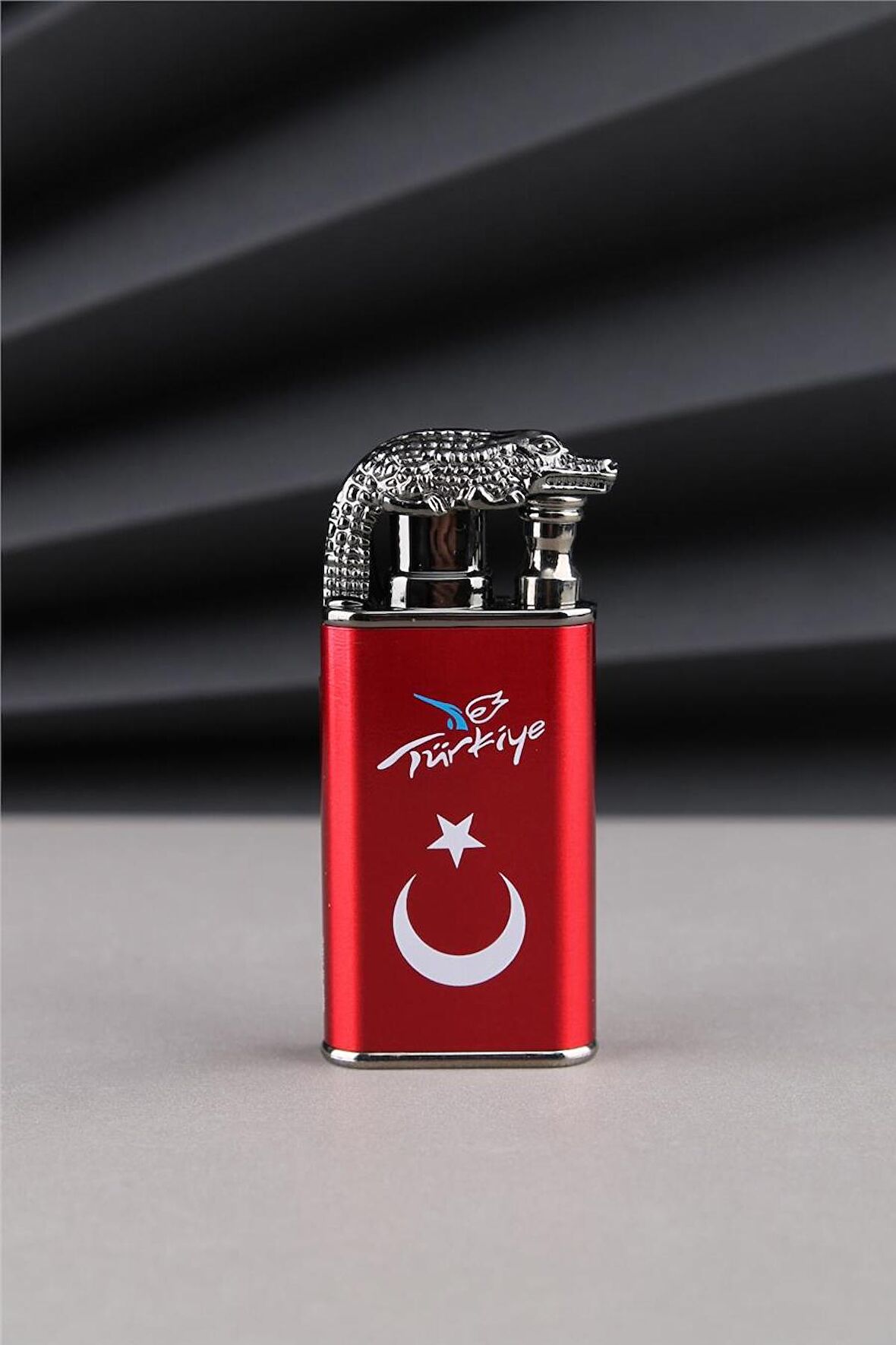 Siyah Timsah Çakmak Özel Tasarım Türkiye Yazılı Ve Türk Bayrağı Çakmak 24CSM923MR002