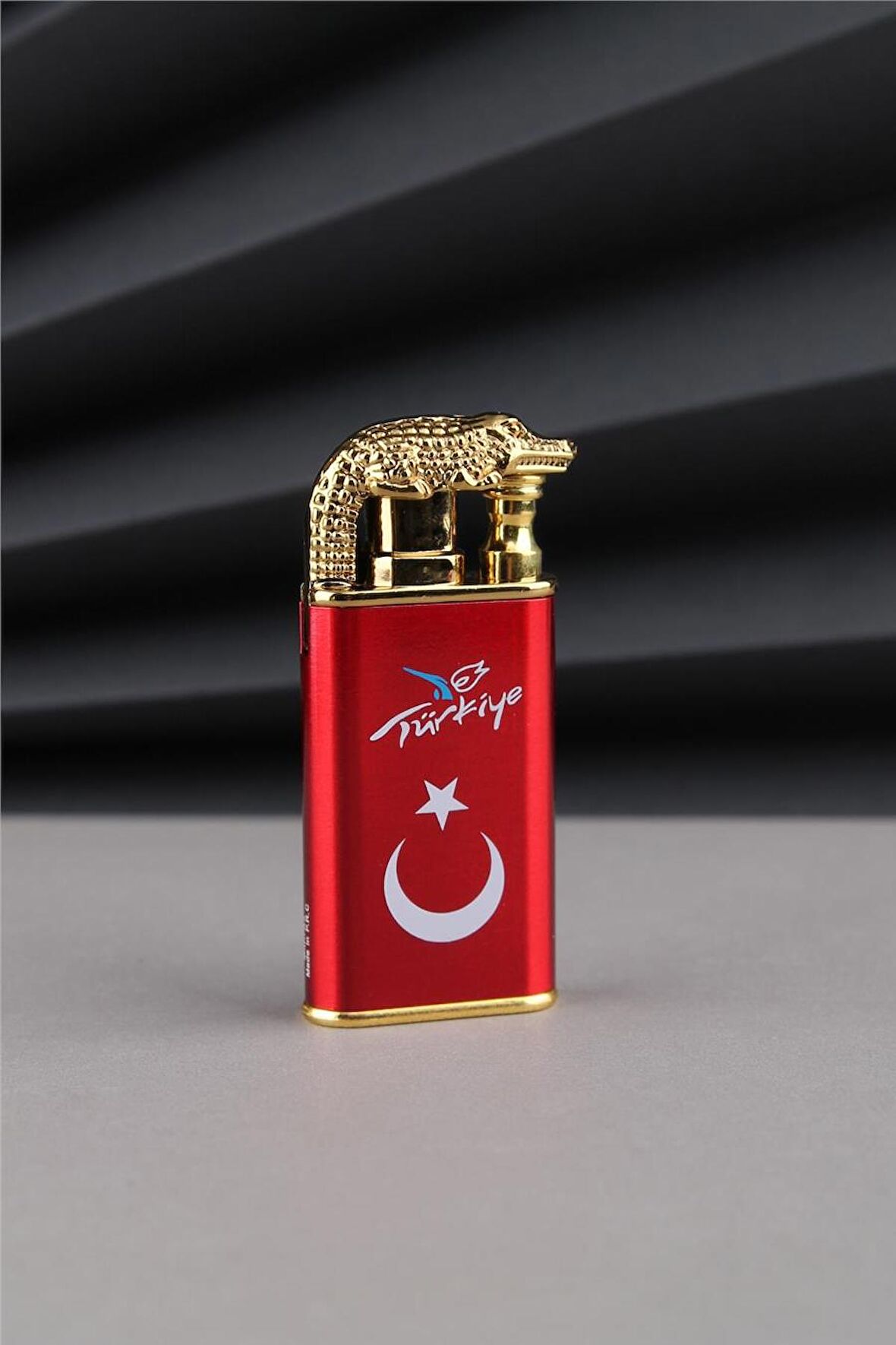 Altın Timsah Çakmak Özel Tasarım Türkiye Yazılı Ve Türk Bayrağı Çakmak 24CSM923MR003