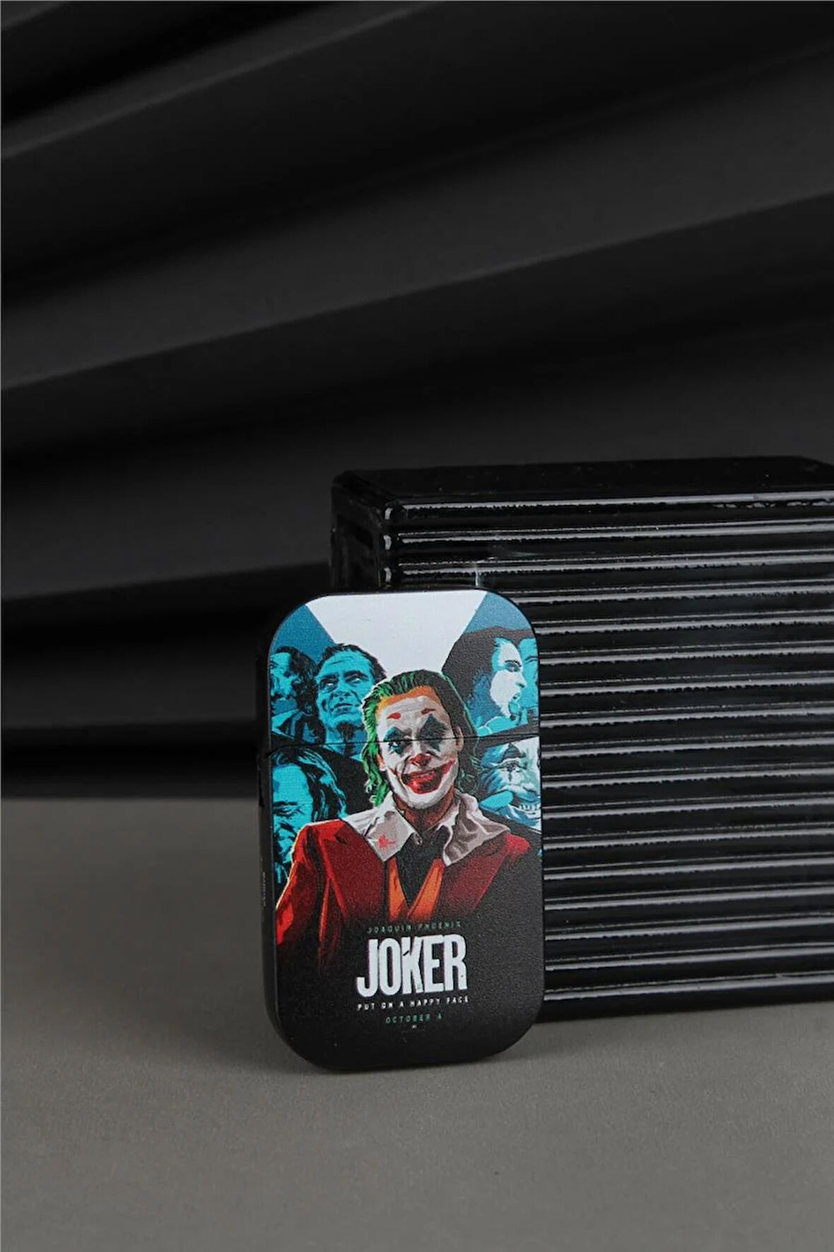 Silvio Monetti Kapaklı Baskılı Tasarım Kırmızı Gazlı Çakmak - 25CAK132TB03