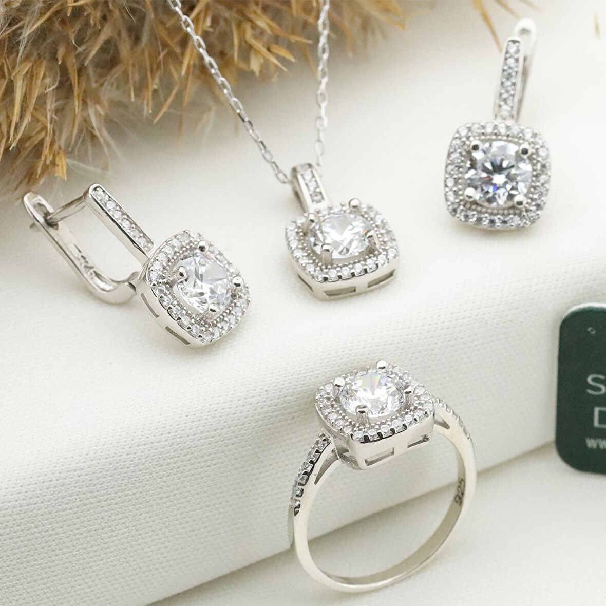Oval Montür 3.00 ct Starlıght Dıamond Gümüş Takım