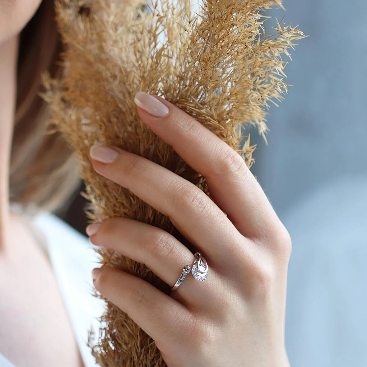 Round Kesim Tasarım Tek Taş Starlight Diamond Gümüş Yüzük