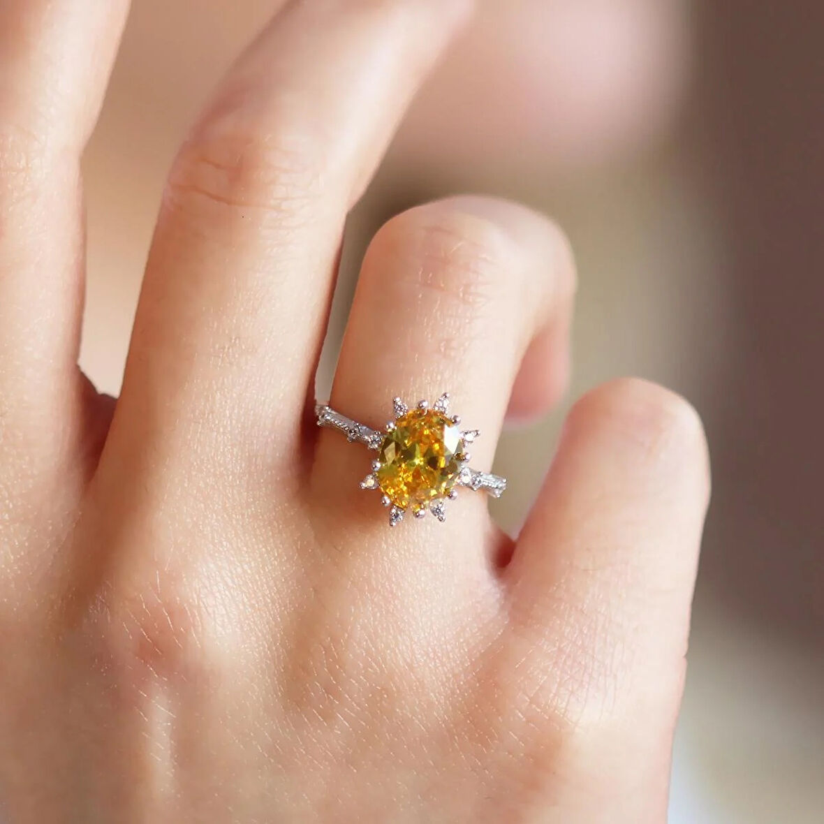 Sitrin Taşlı Elips Lotus Çiçeği Gümüş Yüzük