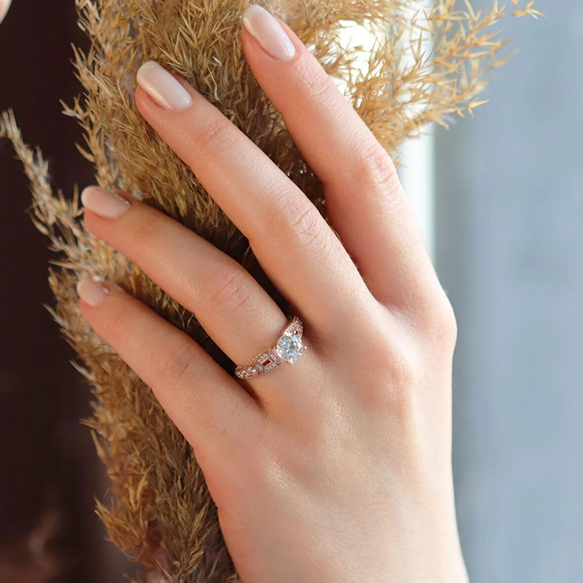 Round Kesim tasarım Rose Gold Kaplama Sky Diamond Yüzük