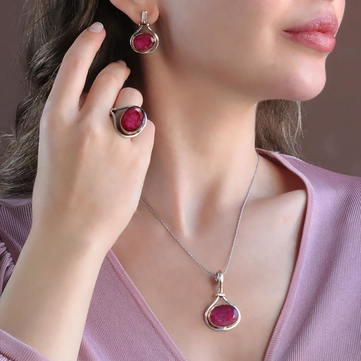 Kök Yakut Taşlı El İşi Gümüş Otantik Set