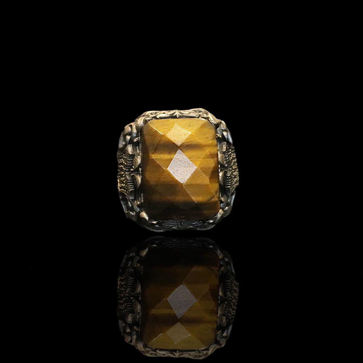 İşlemeli Taşlı Oksitli Gümüş Yüzük