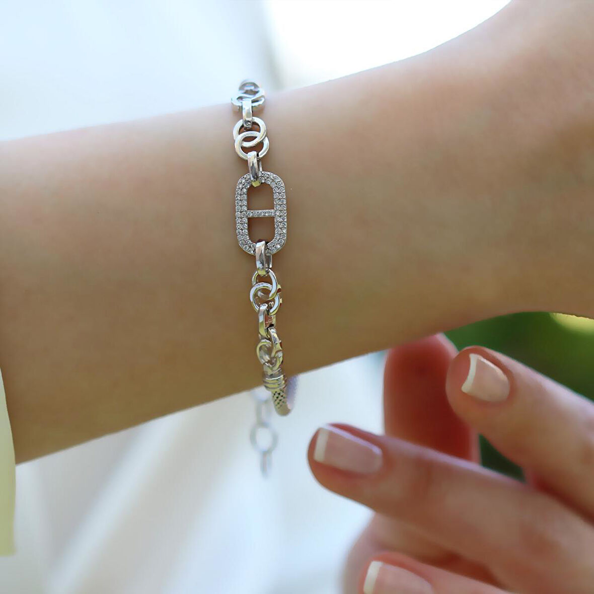 Taşlı Trend Gümüş Bileklik