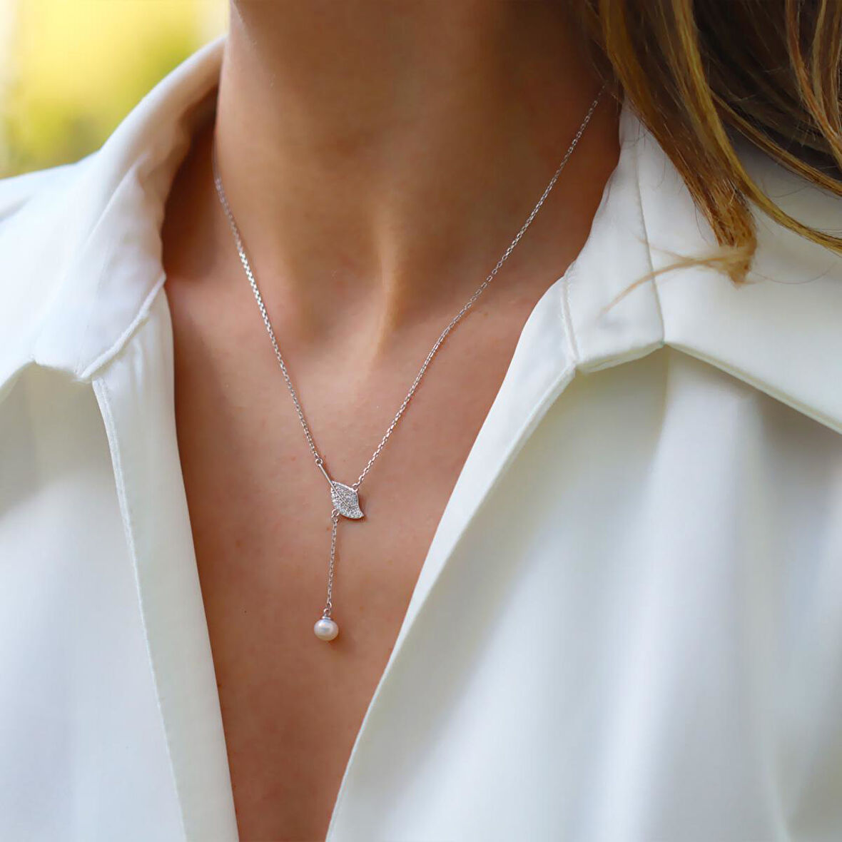 Yaprak Sallantı İncili Gümüş Kolye