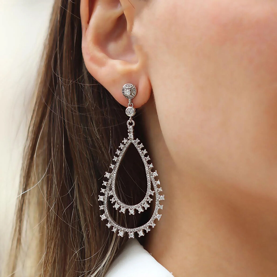 Damla Taşlı Işıltılı Gümüş Küpe